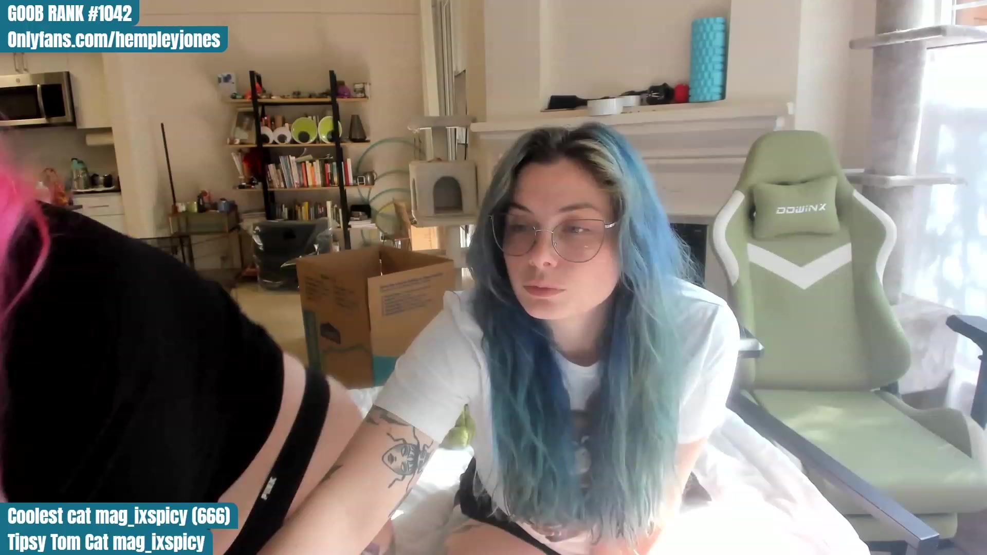 Gallery image thumbnail from Hemppopotamus's myfreecams stream on, 06/16/2023, 01:37 image 5 of 20