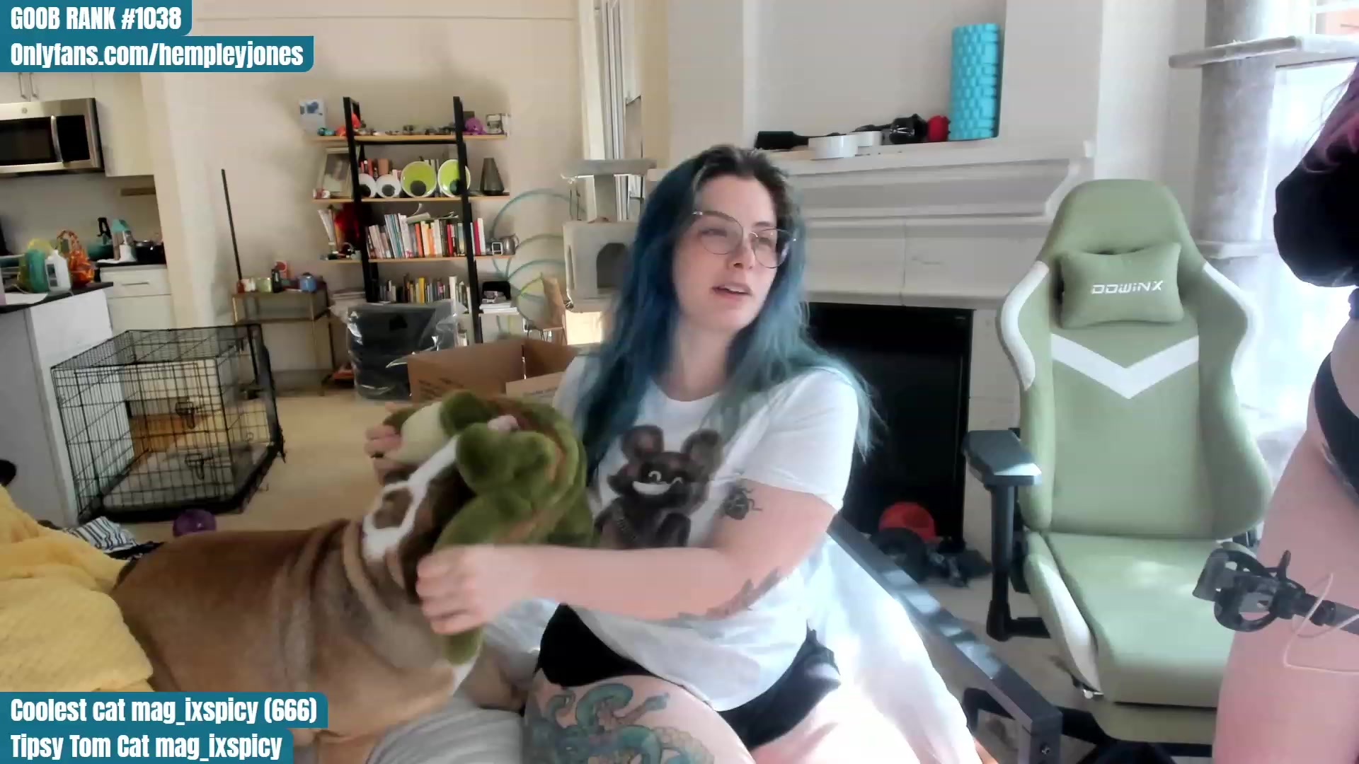 Gallery image thumbnail from Hemppopotamus's myfreecams stream on, 06/16/2023, 01:37 image 3 of 20