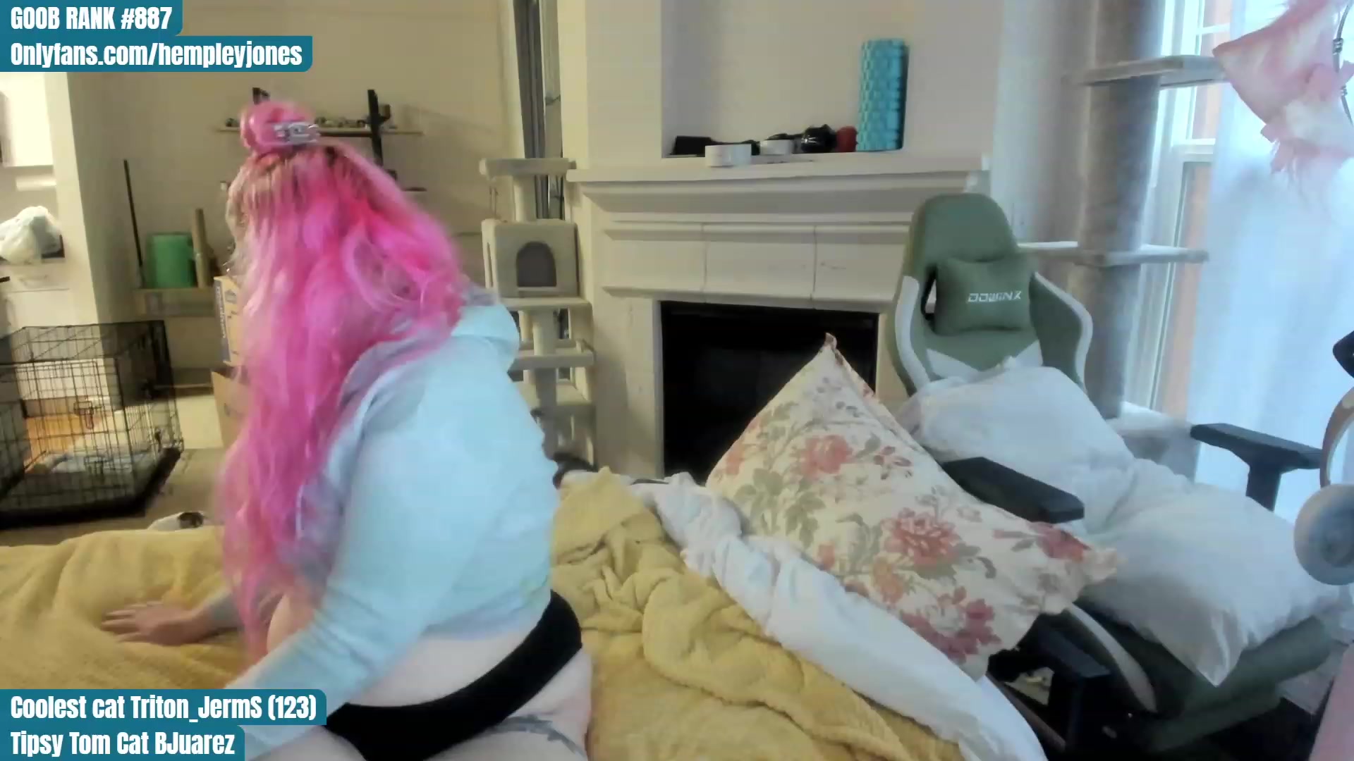 Gallery image thumbnail from Hemppopotamus's myfreecams stream on, 06/17/2023, 24:02 image 13 of 20
