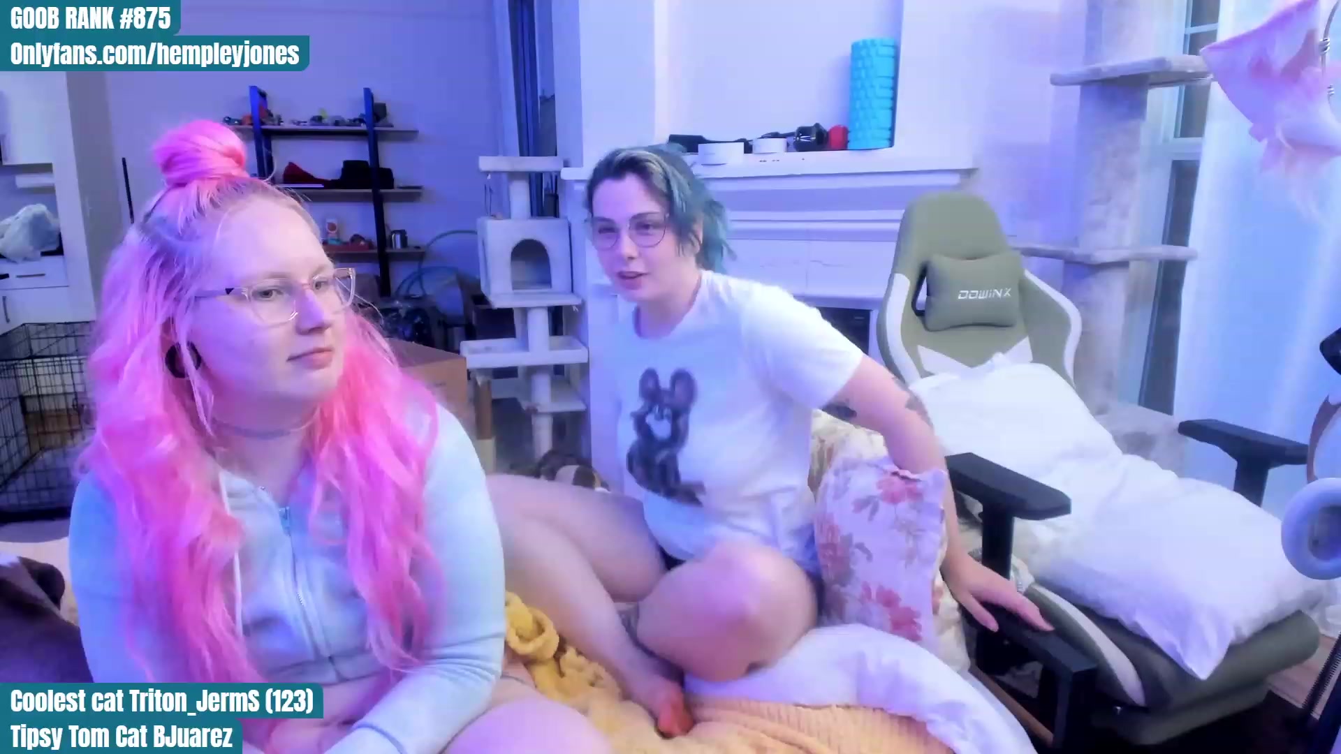Gallery image thumbnail from Hemppopotamus's myfreecams stream on, 06/17/2023, 24:02 image 18 of 20