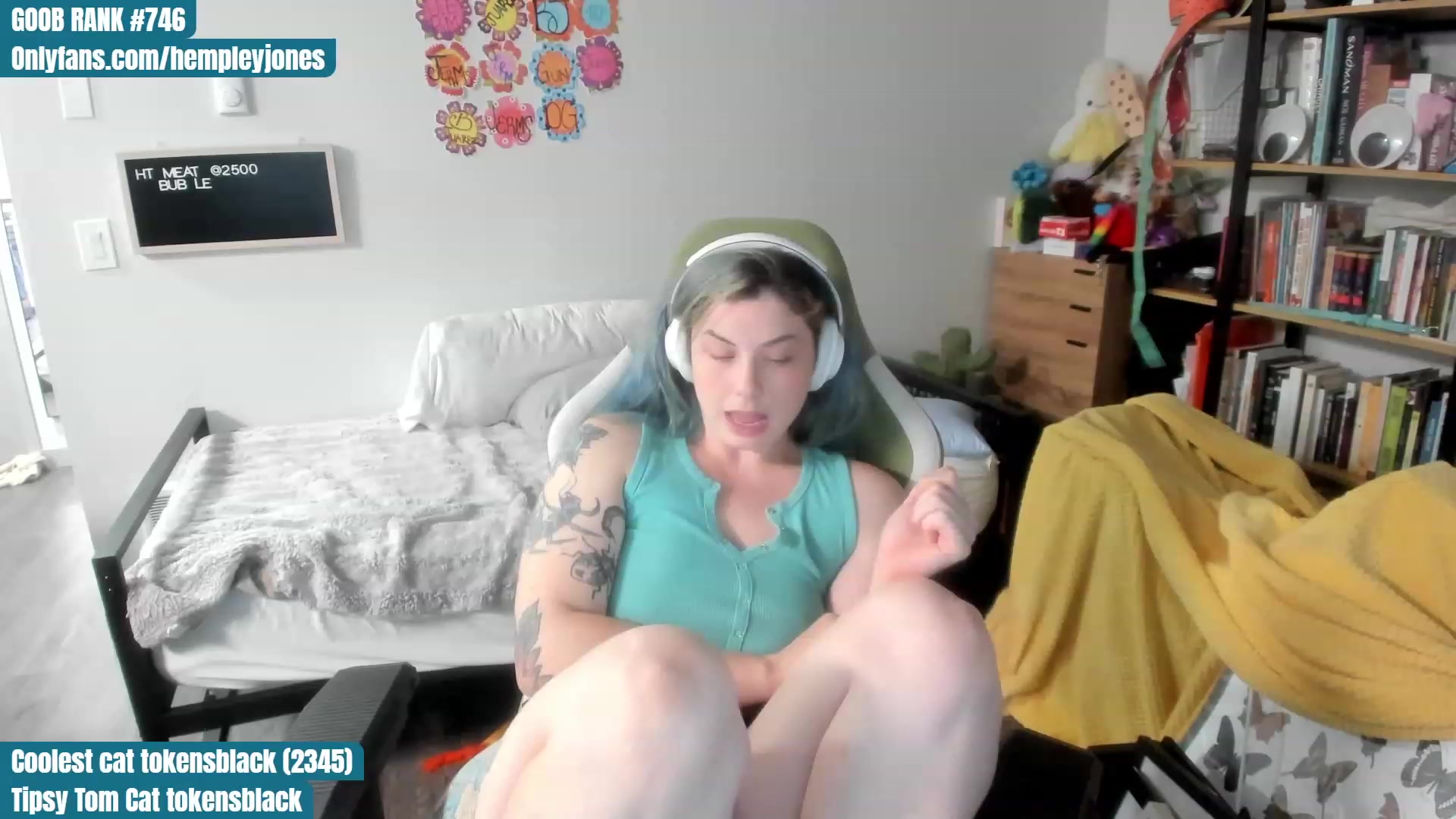 Gallery image thumbnail from Hemppopotamus's myfreecams stream on, 07/13/2023, 02:17 image 12 of 20