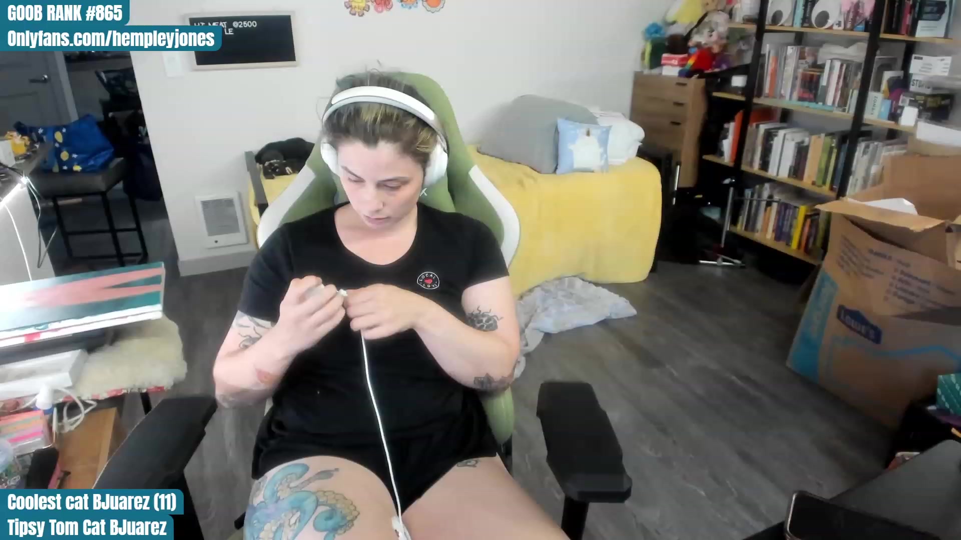 Gallery image thumbnail from Hemppopotamus's myfreecams stream on, 07/15/2023, 01:26 image 1 of 20