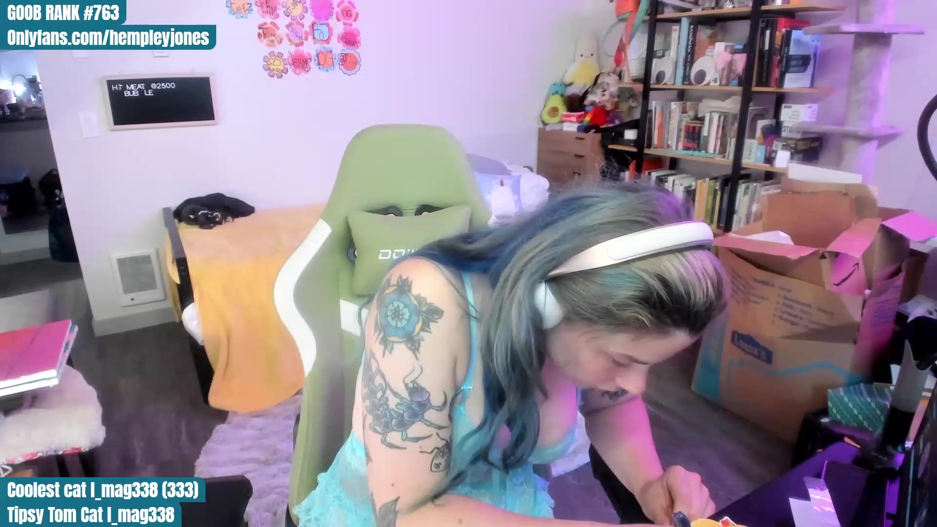Gallery image thumbnail from Hemppopotamus's myfreecams stream on, 07/15/2023, 01:26 image 19 of 20