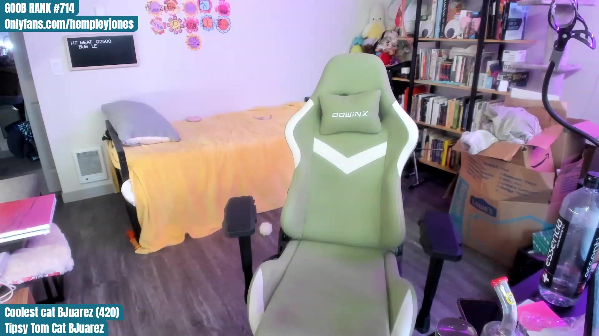 Gallery image thumbnail from Hemppopotamus's myfreecams stream on, 07/16/2023, 02:36 image 5 of 20