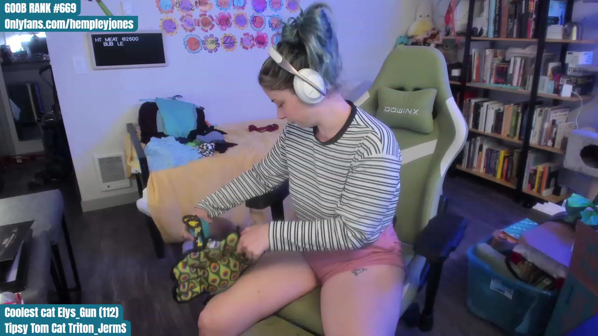 Gallery image thumbnail from Hemppopotamus's myfreecams stream on, 07/20/2023, 01:40 image 3 of 20