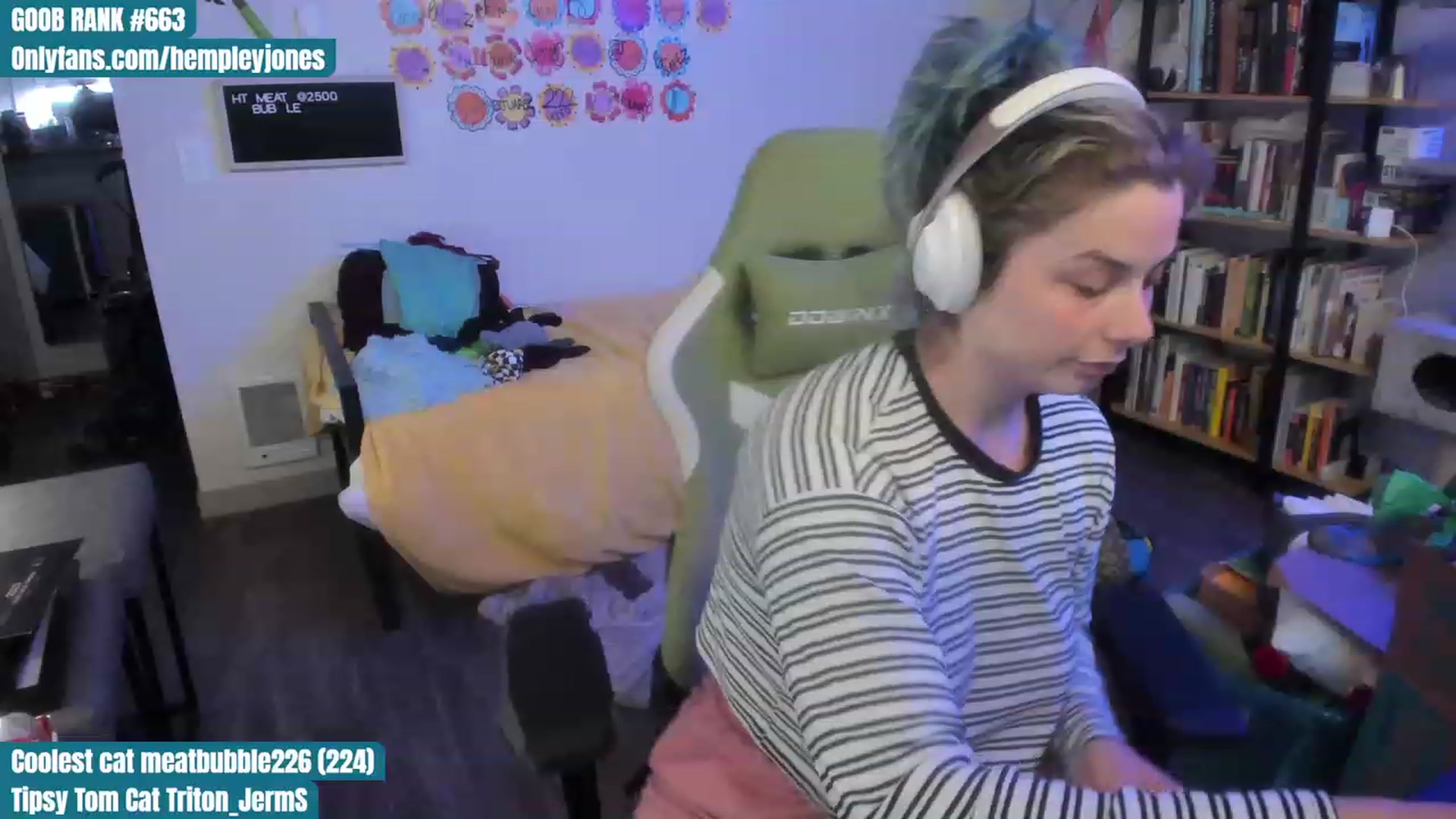 Gallery image thumbnail from Hemppopotamus's myfreecams stream on, 07/20/2023, 01:40 image 11 of 20