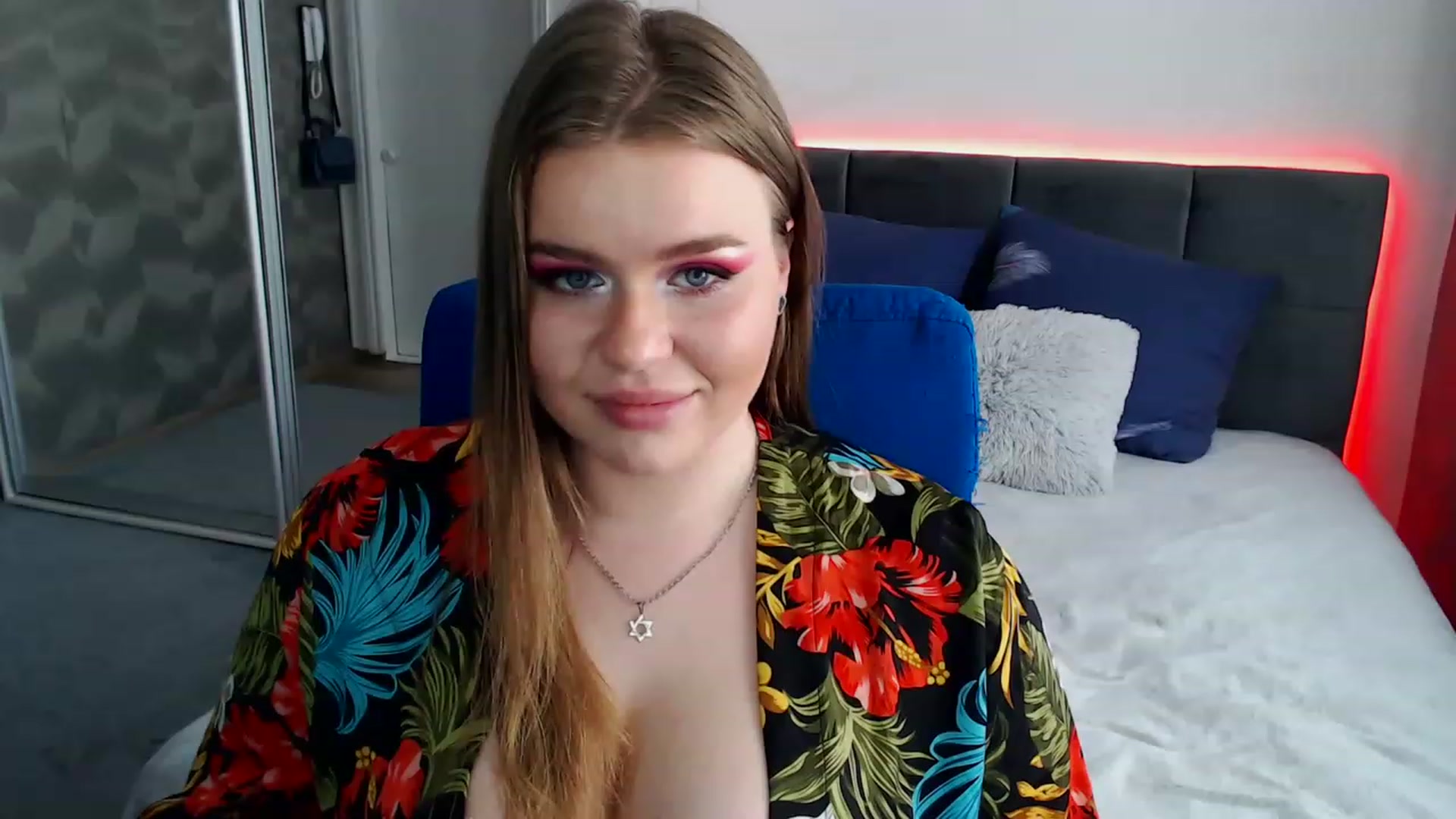 Gallery image thumbnail from Hensonella's myfreecams stream on, 04/24/2023, 14:40 image 20 of 20
