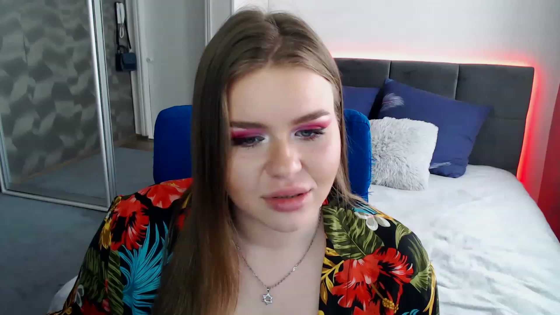 Gallery image thumbnail from Hensonella's myfreecams stream on, 04/24/2023, 14:40 image 13 of 20