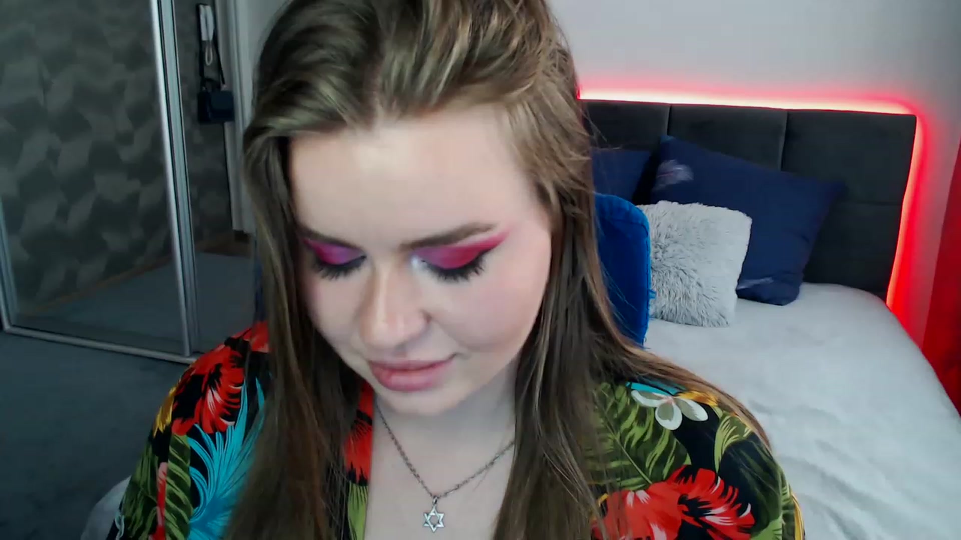 Gallery image thumbnail from Hensonella's myfreecams stream on, 04/24/2023, 16:07 image 12 of 20