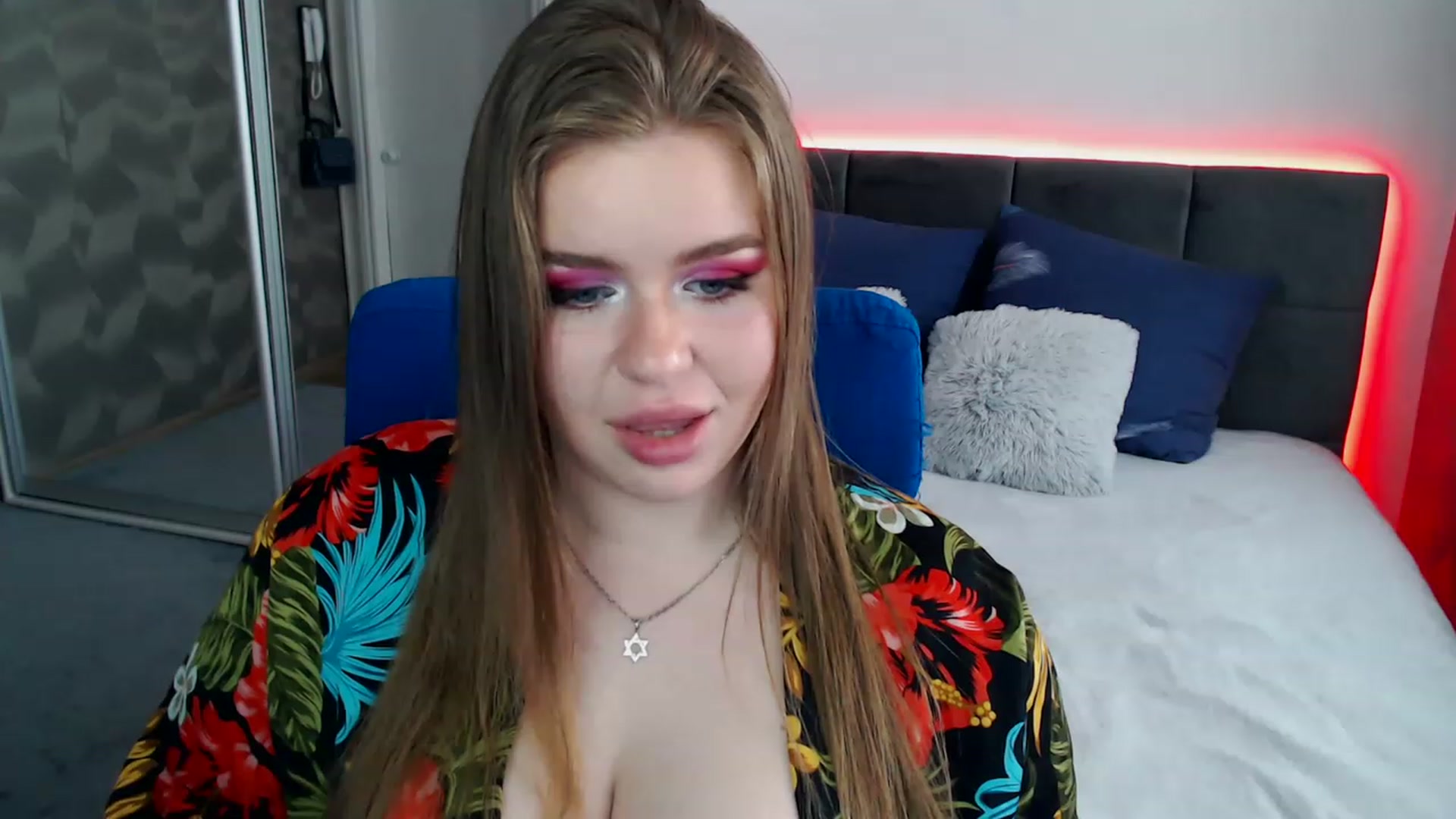 Gallery image thumbnail from Hensonella's myfreecams stream on, 04/24/2023, 16:07 image 10 of 20