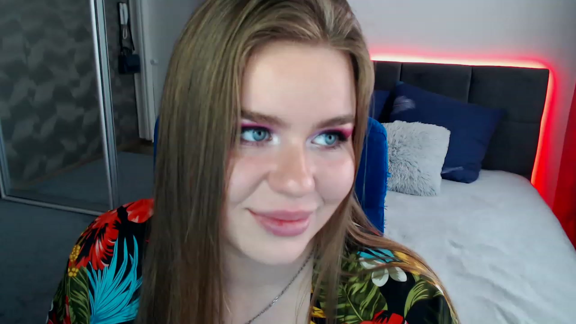 Gallery image thumbnail from Hensonella's myfreecams stream on, 04/24/2023, 16:07 image 7 of 20