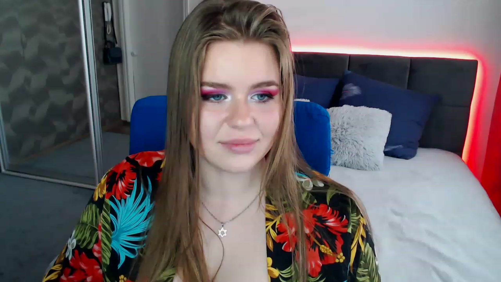 Gallery image thumbnail from Hensonella's myfreecams stream on, 04/24/2023, 16:07 image 17 of 20