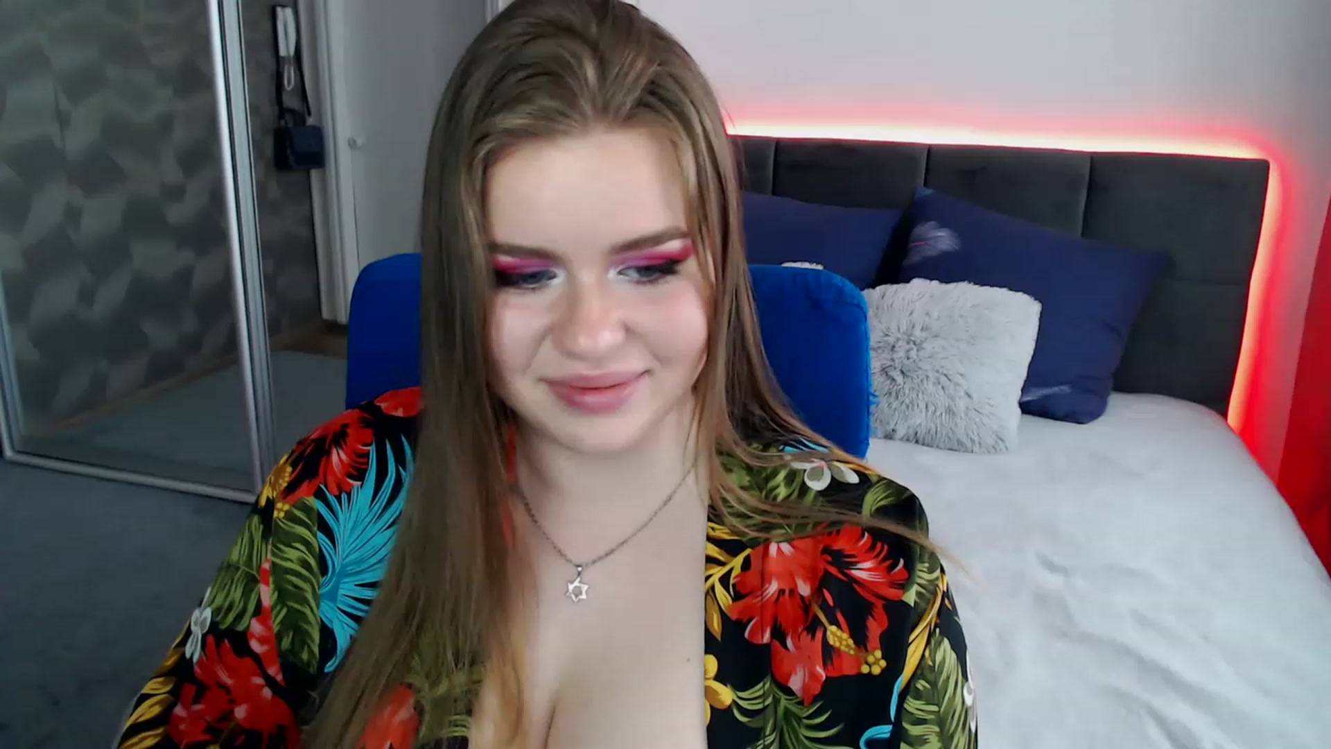 Gallery image thumbnail from Hensonella's myfreecams stream on, 04/24/2023, 16:07 image 8 of 20