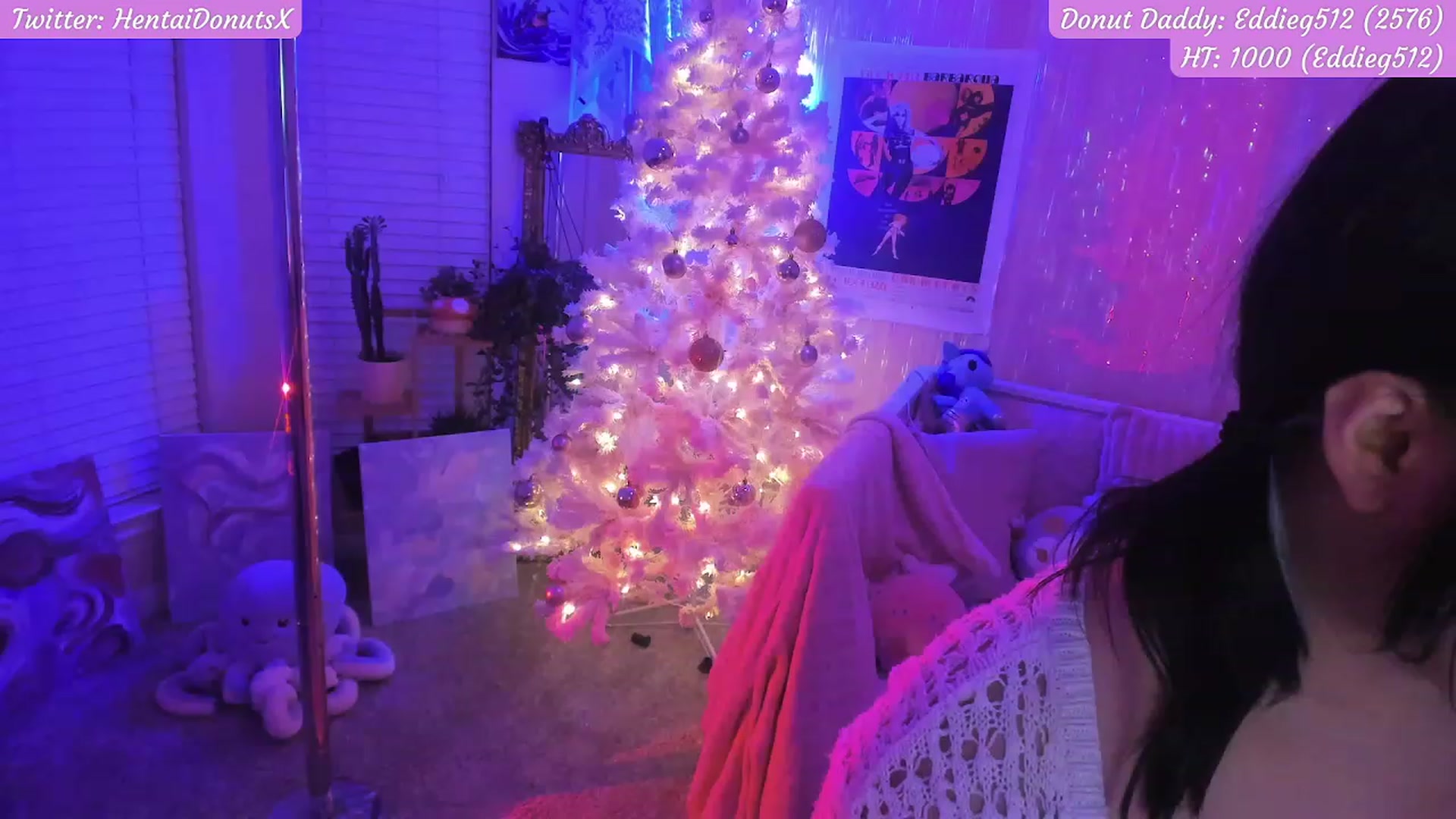 Gallery image thumbnail from HentaiDonuts's myfreecams stream on, 12/11/2022, 05:45 image 16 of 20