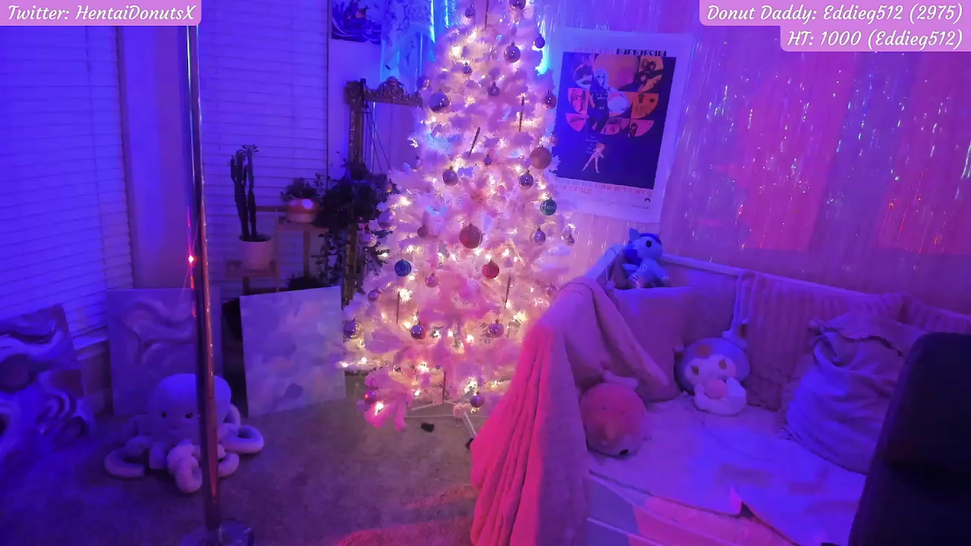 Gallery image thumbnail from HentaiDonuts's myfreecams stream on, 12/11/2022, 06:06 image 14 of 20