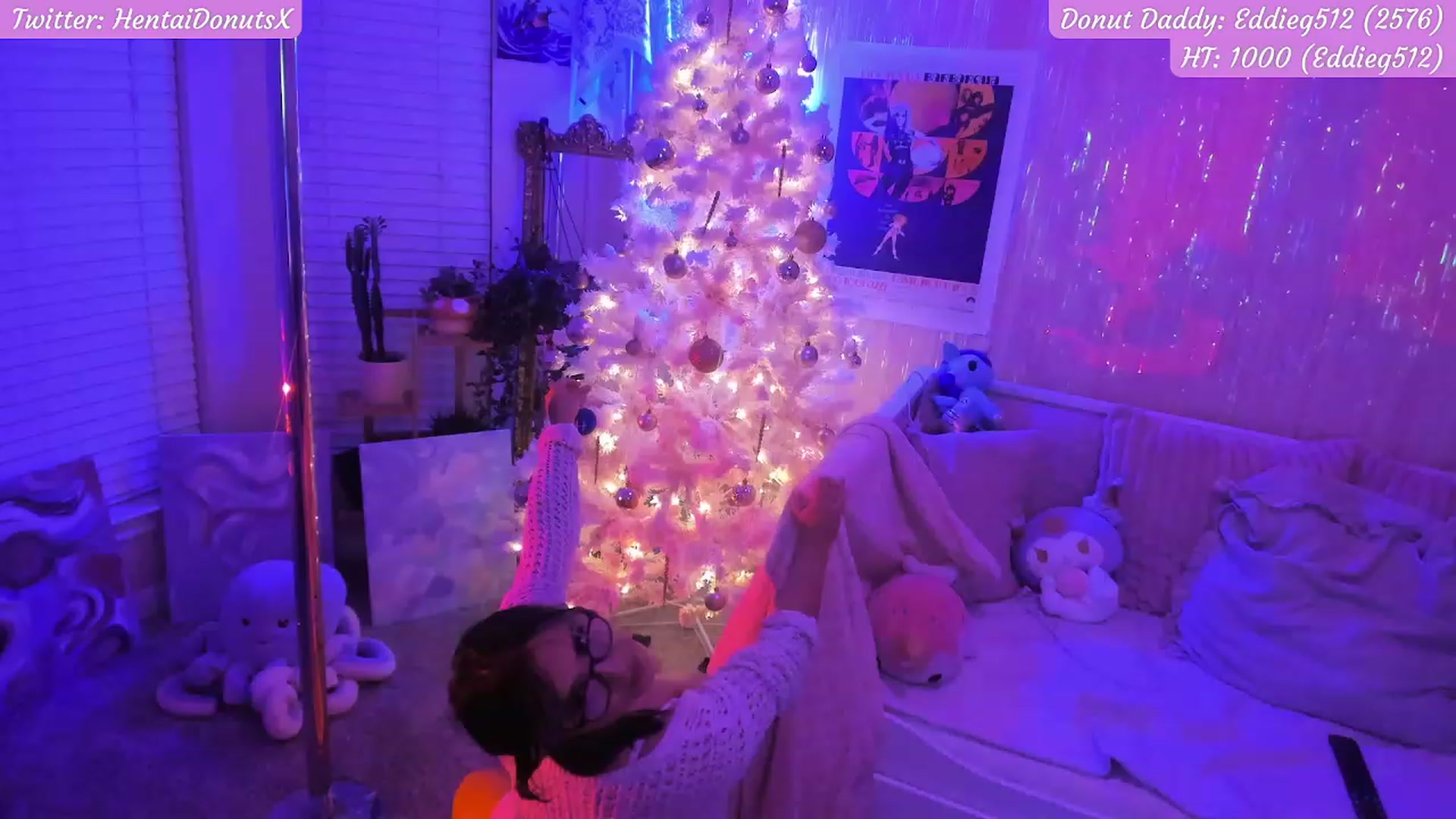 Gallery image thumbnail from HentaiDonuts's myfreecams stream on, 12/11/2022, 06:06 image 2 of 20