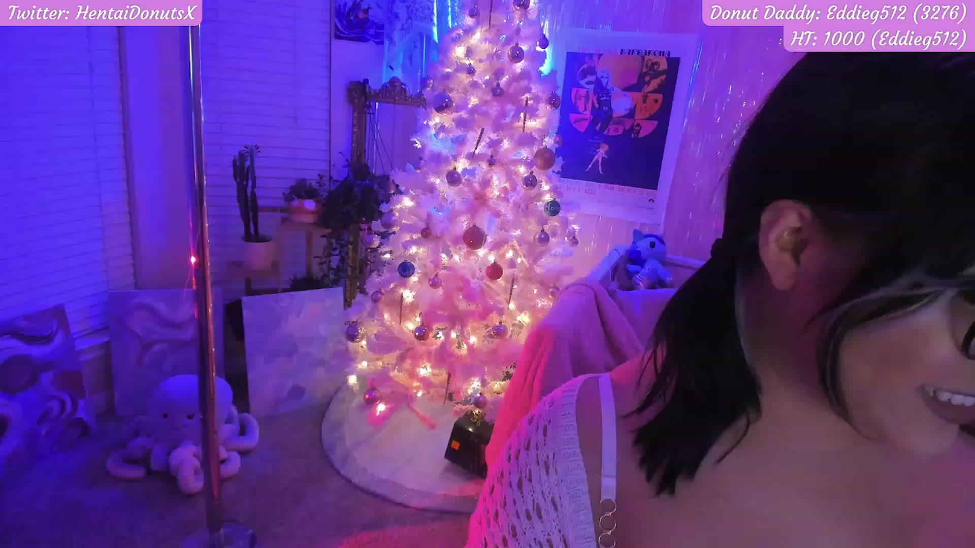 Gallery image thumbnail from HentaiDonuts's myfreecams stream on, 12/11/2022, 06:33 image 2 of 20