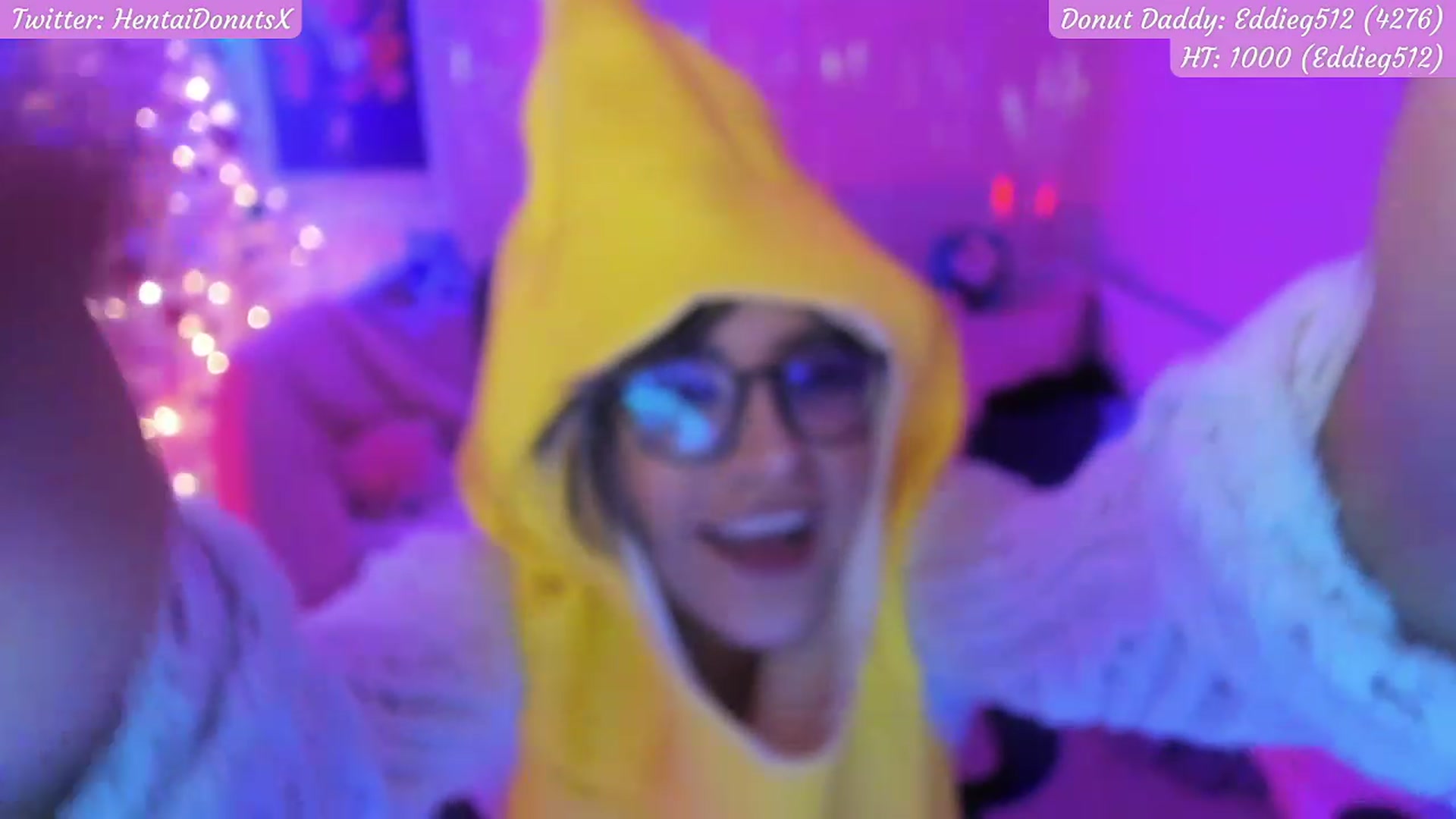Gallery image thumbnail from HentaiDonuts's myfreecams stream on, 12/11/2022, 06:33 image 20 of 20