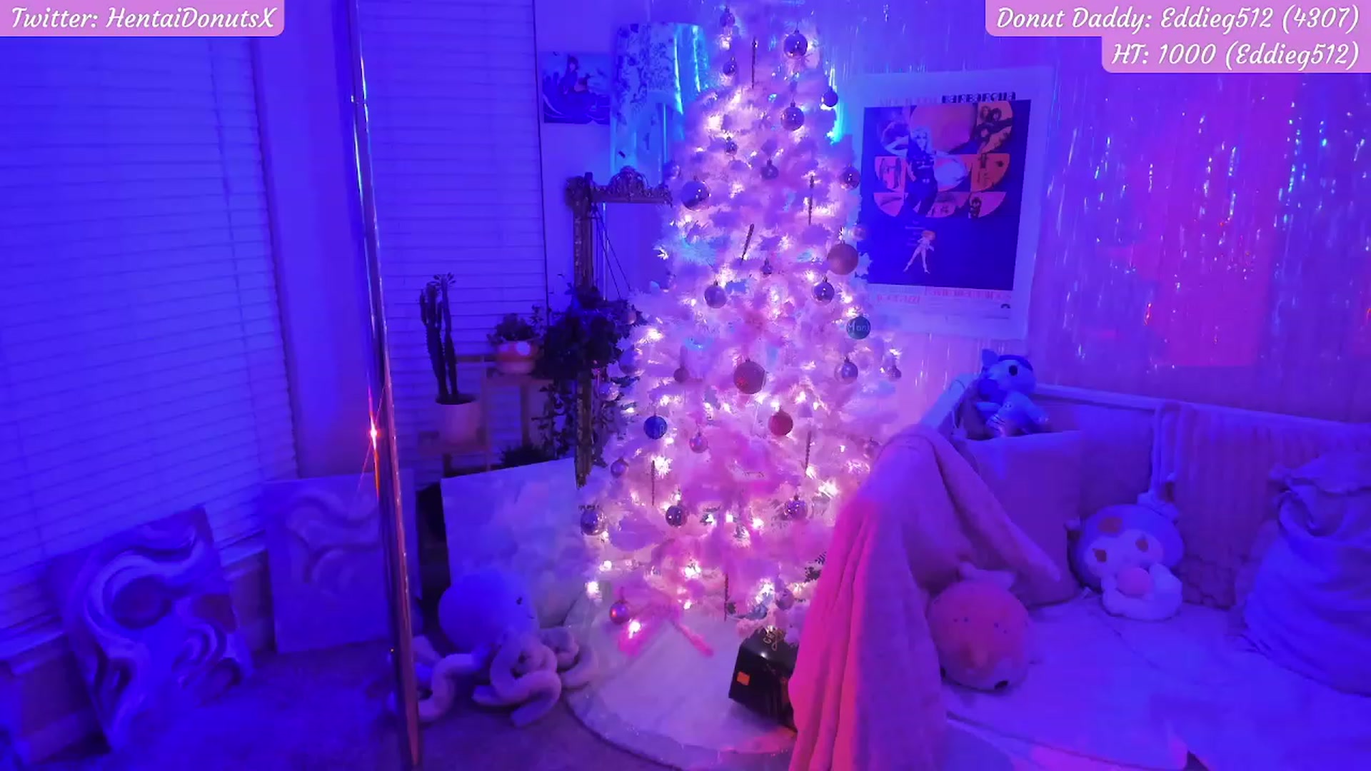 Gallery image thumbnail from HentaiDonuts's myfreecams stream on, 12/11/2022, 06:58 image 5 of 20