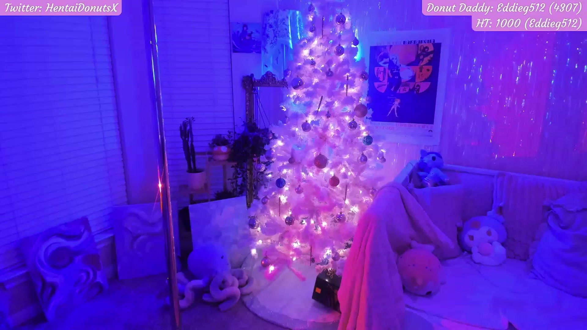 Gallery image thumbnail from HentaiDonuts's myfreecams stream on, 12/11/2022, 06:58 image 7 of 20