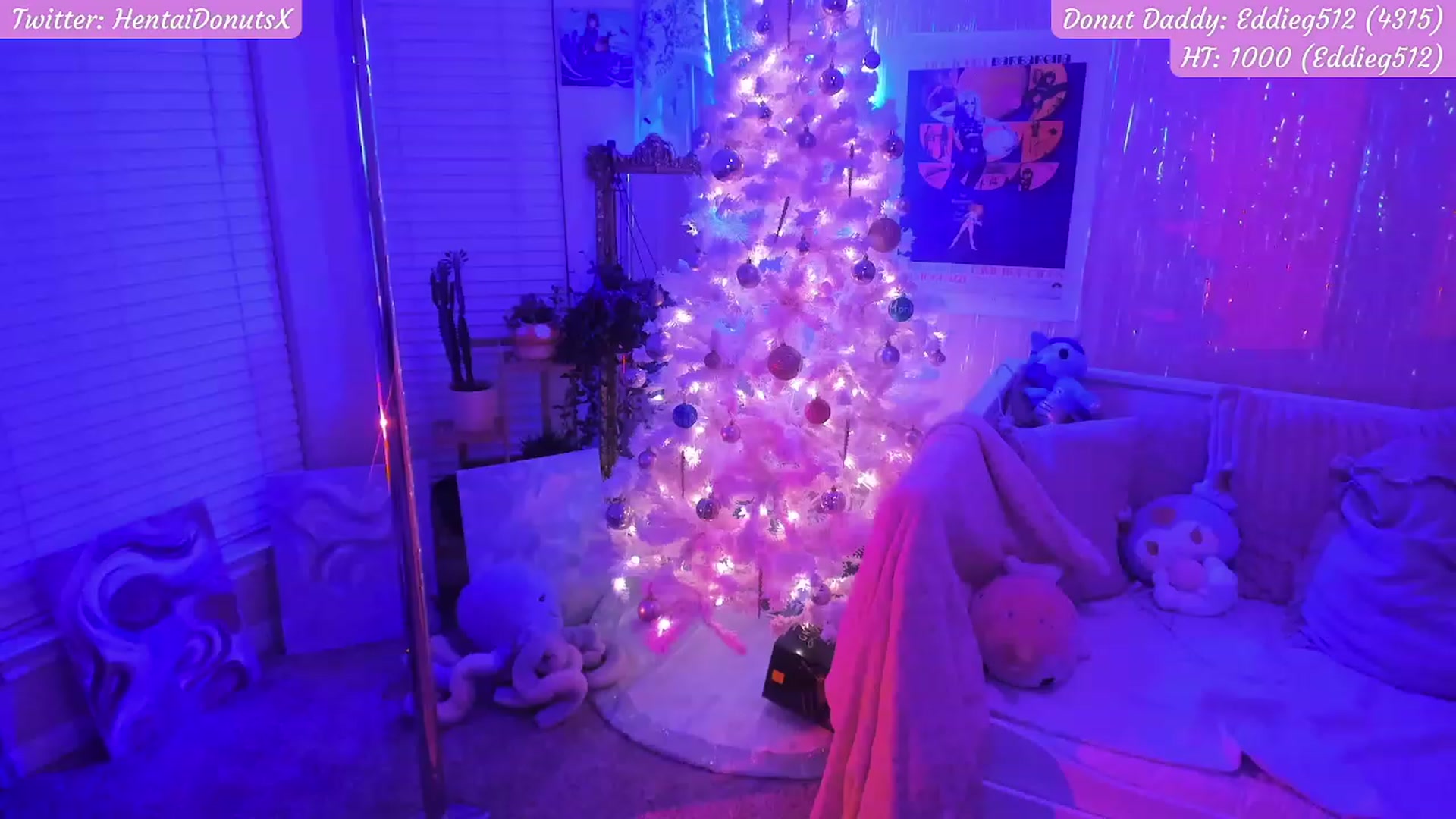 Gallery image thumbnail from HentaiDonuts's myfreecams stream on, 12/11/2022, 06:58 image 16 of 20