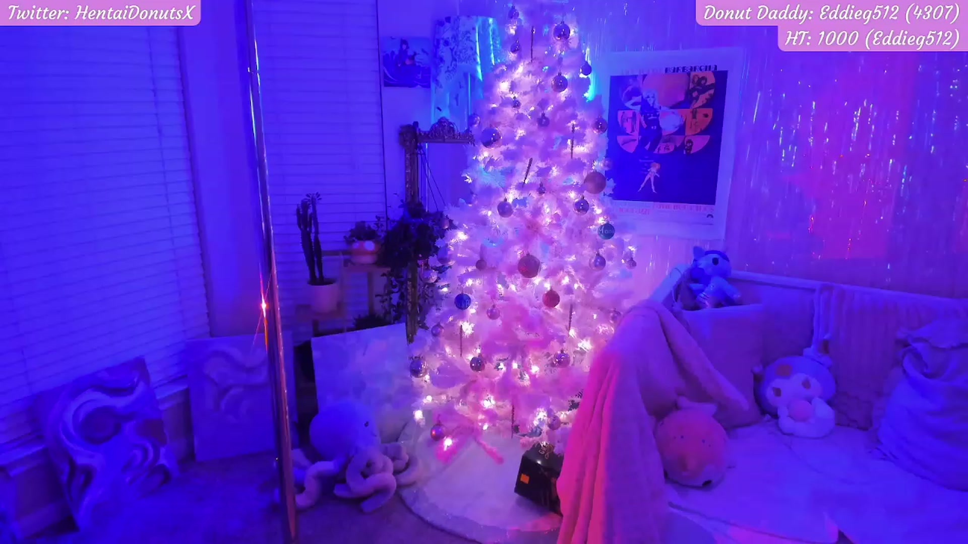 Gallery image thumbnail from HentaiDonuts's myfreecams stream on, 12/11/2022, 06:58 image 6 of 20