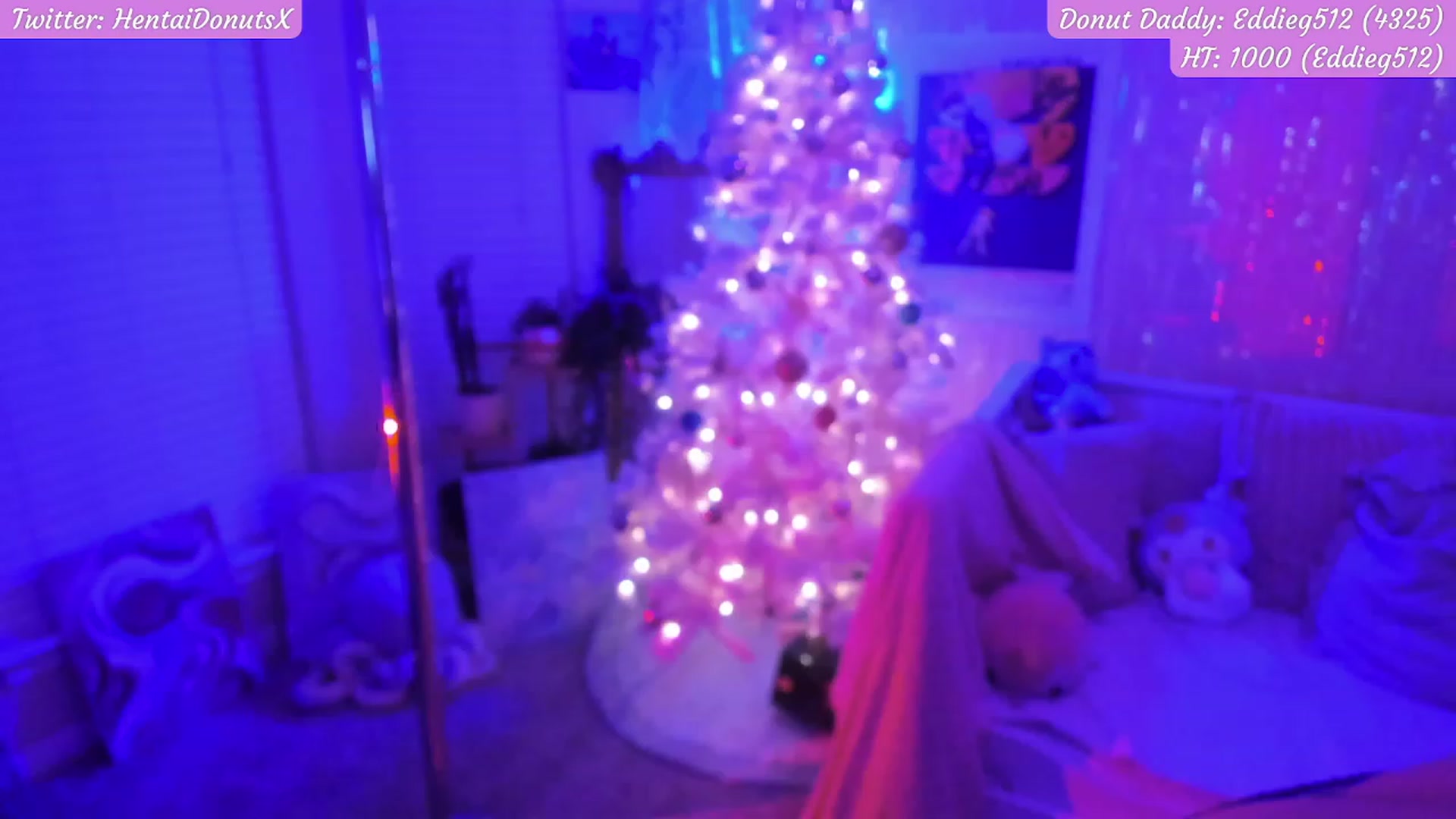 Gallery image thumbnail from HentaiDonuts's myfreecams stream on, 12/11/2022, 07:45 image 1 of 20