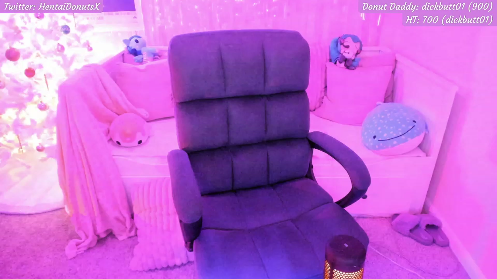 Gallery image thumbnail from HentaiDonuts's myfreecams stream on, 12/12/2022, 06:48 image 9 of 20