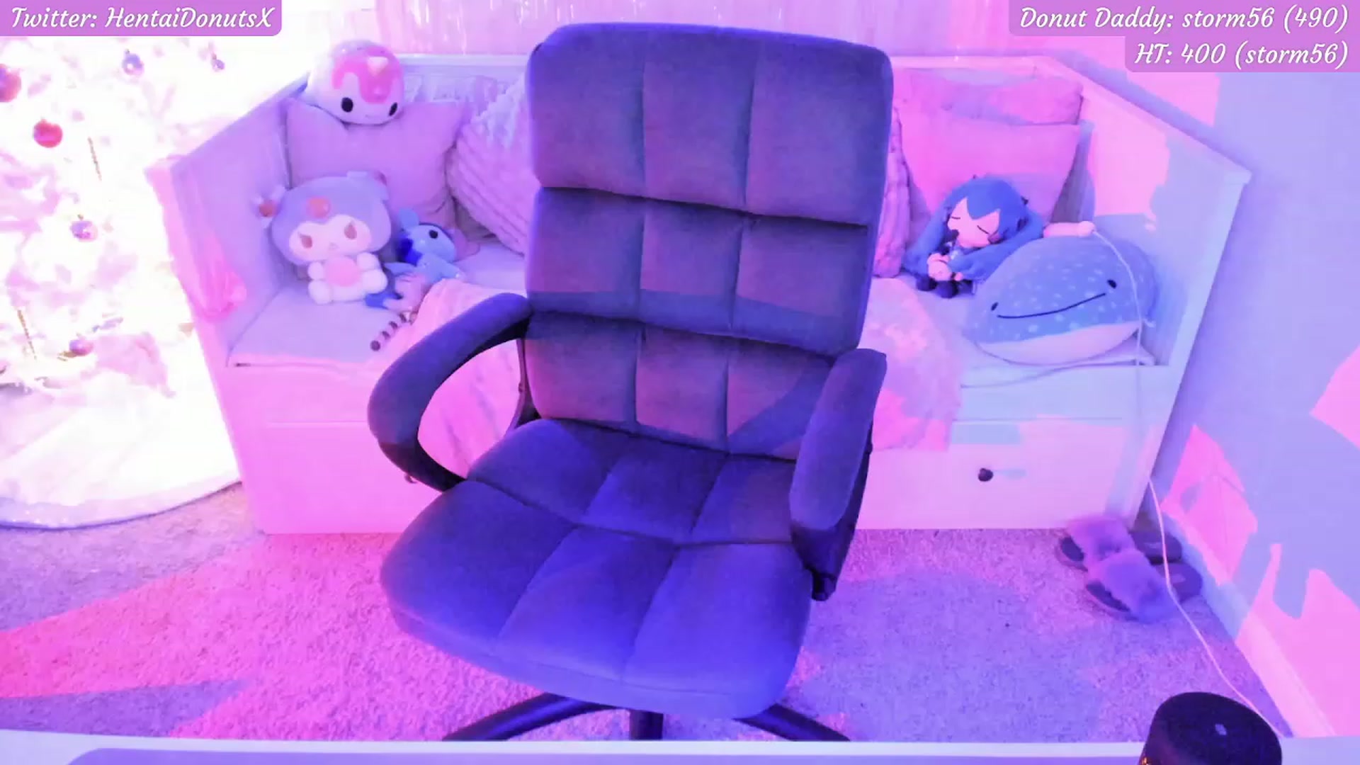 Gallery image thumbnail from HentaiDonuts's myfreecams stream on, 12/16/2022, 06:09 image 11 of 20