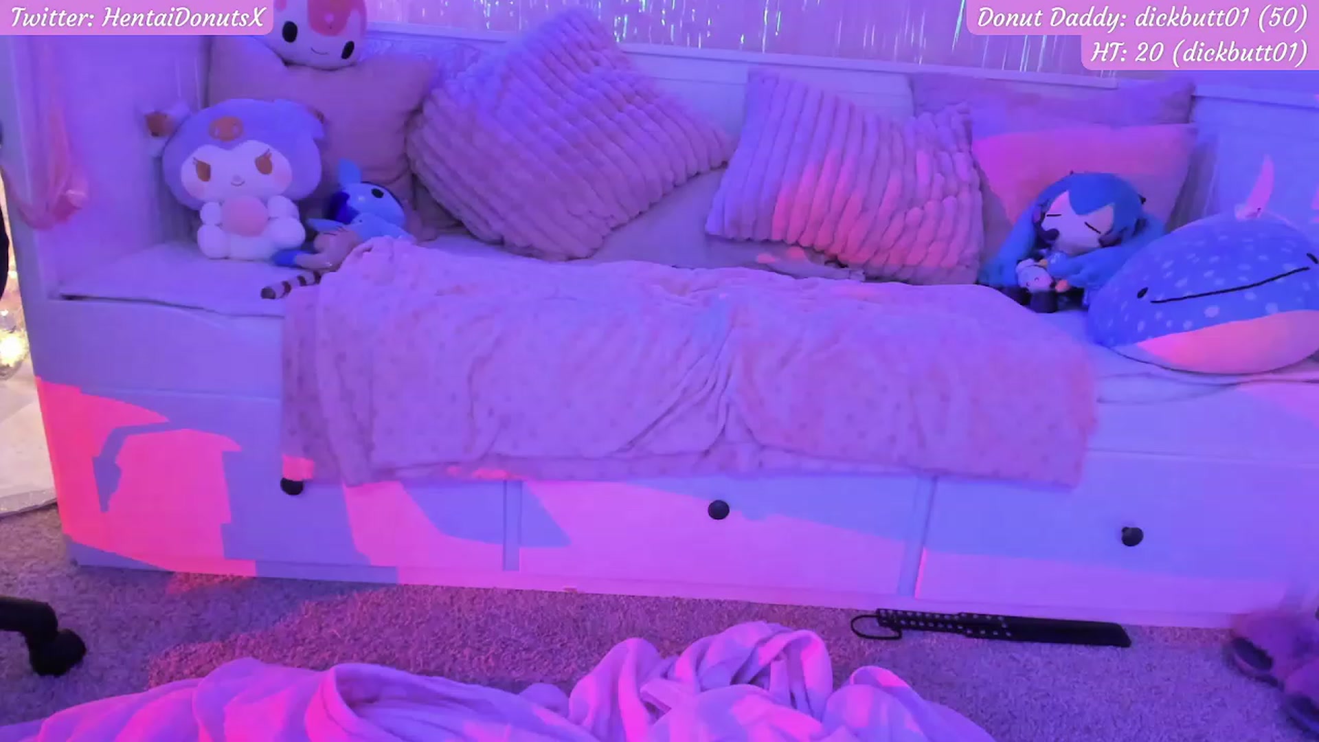 Gallery image thumbnail from HentaiDonuts's myfreecams stream on, 12/16/2022, 08:58 image 16 of 20