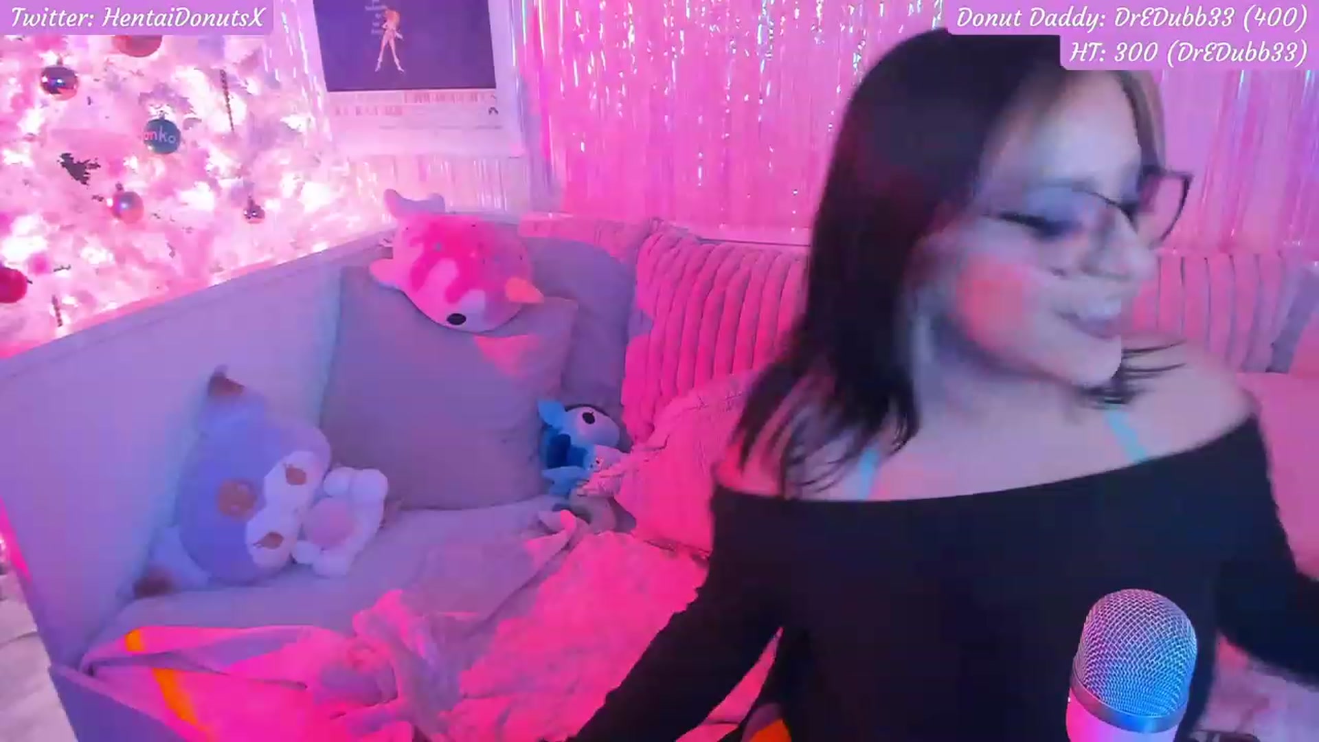 Gallery image thumbnail from HentaiDonuts's myfreecams stream on, 12/22/2022, 04:29 image 16 of 20