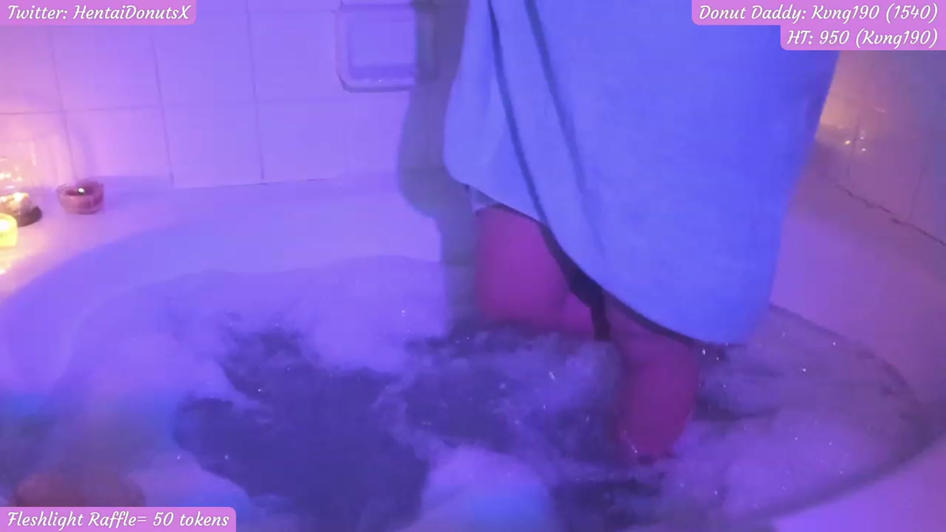 Gallery image thumbnail from HentaiDonuts's myfreecams stream on, 01/08/2023, 06:31 image 10 of 20