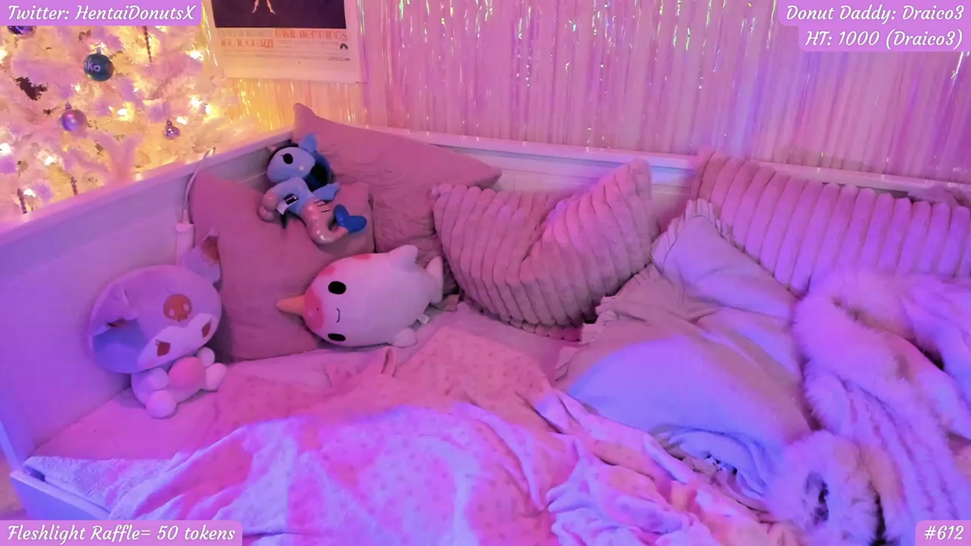 Gallery image thumbnail from HentaiDonuts's myfreecams stream on, 02/01/2023, 05:55 image 15 of 20