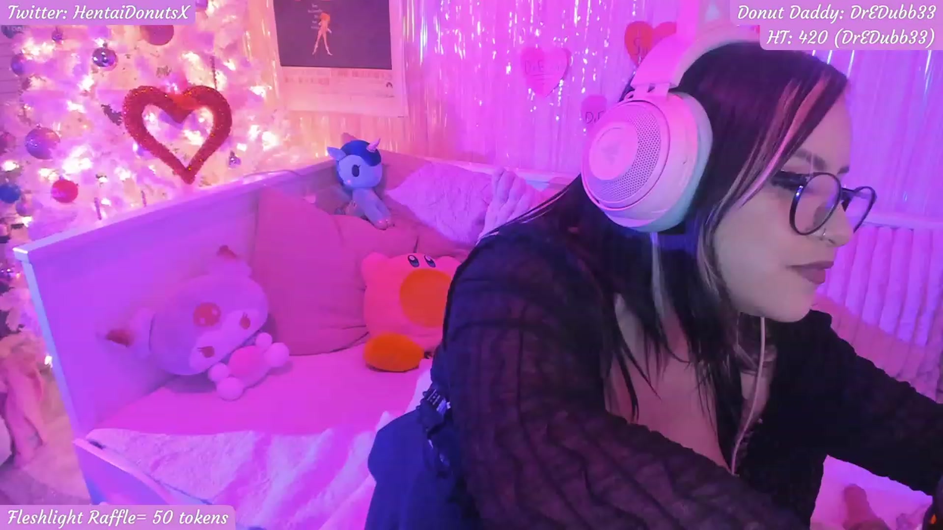 Gallery image thumbnail from HentaiDonuts's myfreecams stream on, 02/09/2023, 07:27 image 6 of 20