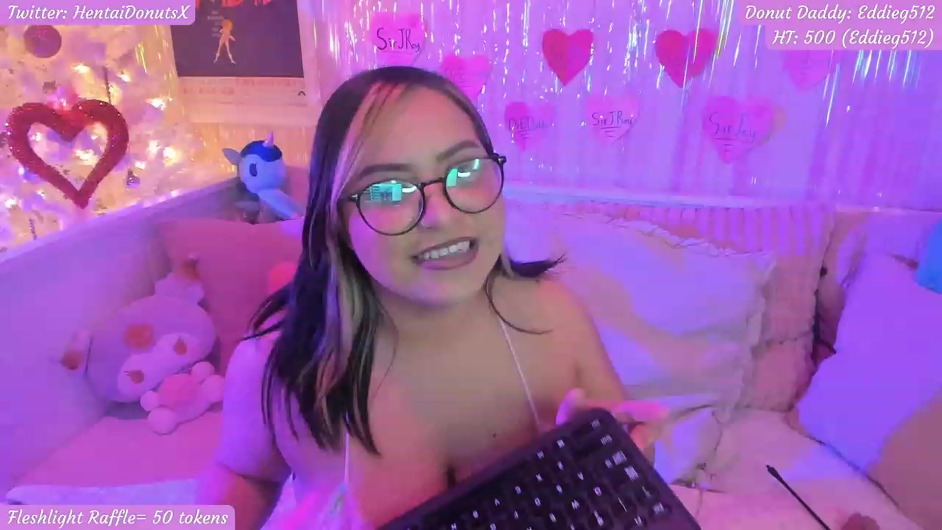 Gallery image thumbnail from HentaiDonuts's myfreecams stream on, 02/11/2023, 04:49 image 19 of 20