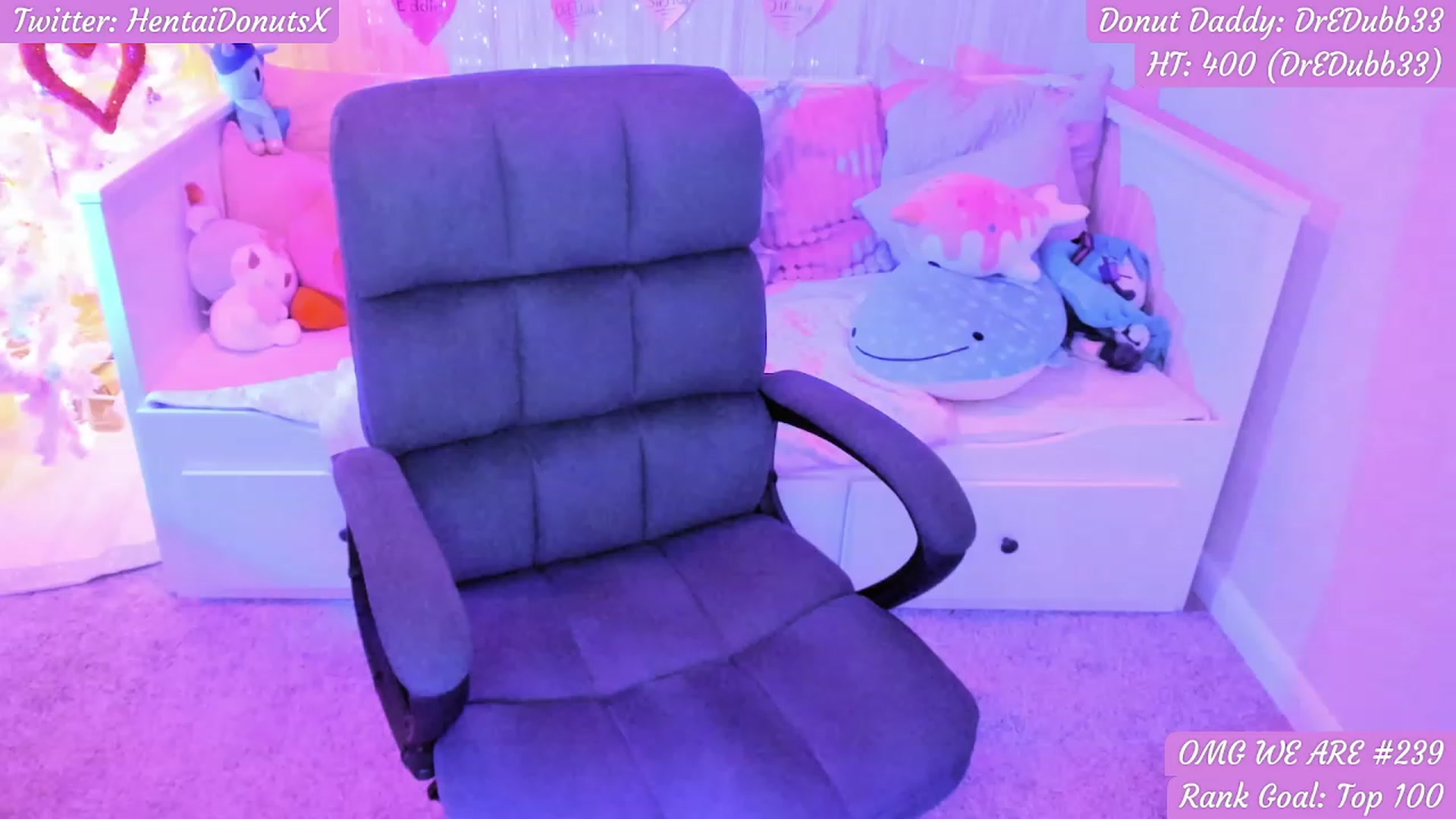 Gallery image thumbnail from HentaiDonuts's myfreecams stream on, 03/12/2023, 04:46 image 17 of 20