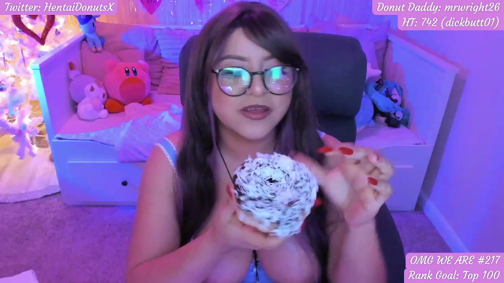 Gallery image thumbnail from HentaiDonuts's myfreecams stream on, 03/12/2023, 06:32 image 10 of 20