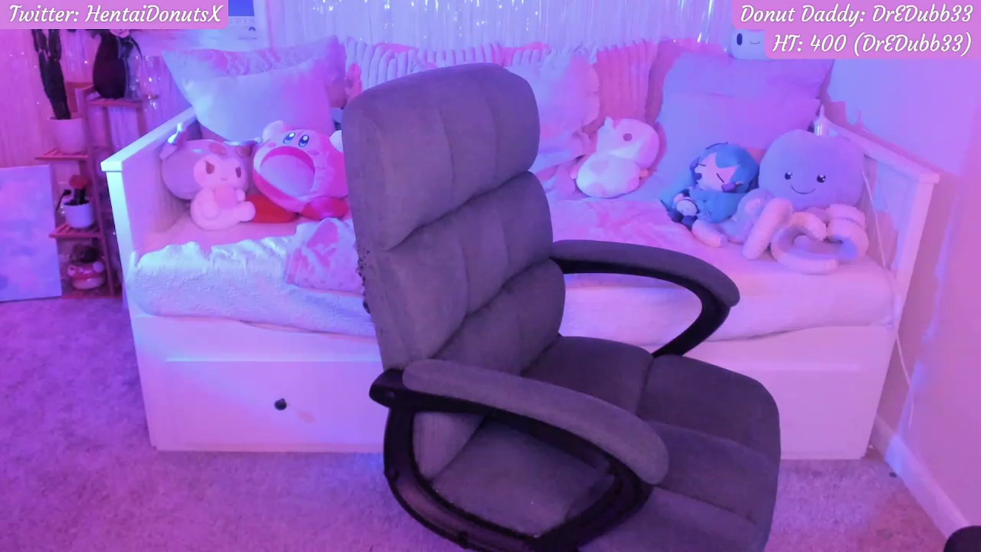 Gallery image thumbnail from HentaiDonuts's myfreecams stream on, 07/14/2023, 03:39 image 7 of 20