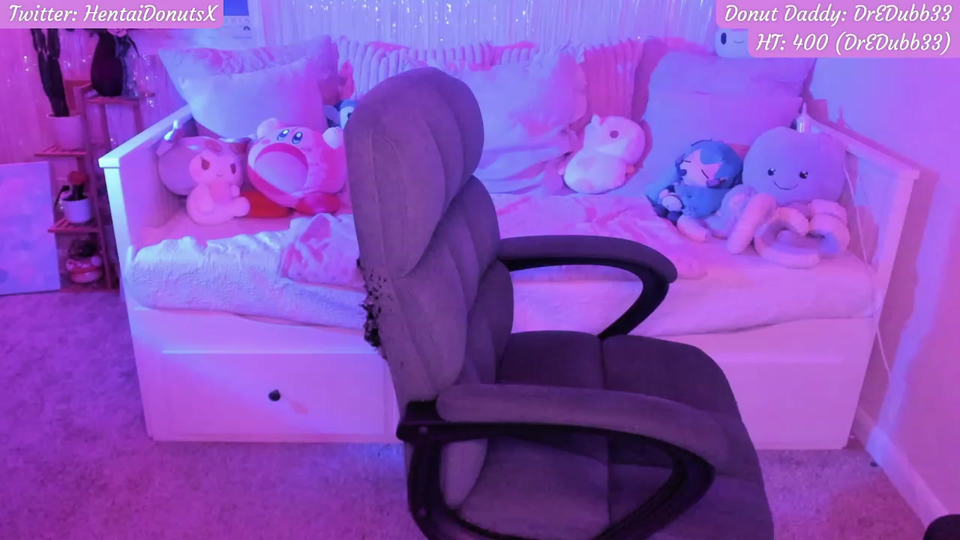 Gallery image thumbnail from HentaiDonuts's myfreecams stream on, 07/14/2023, 03:39 image 6 of 20