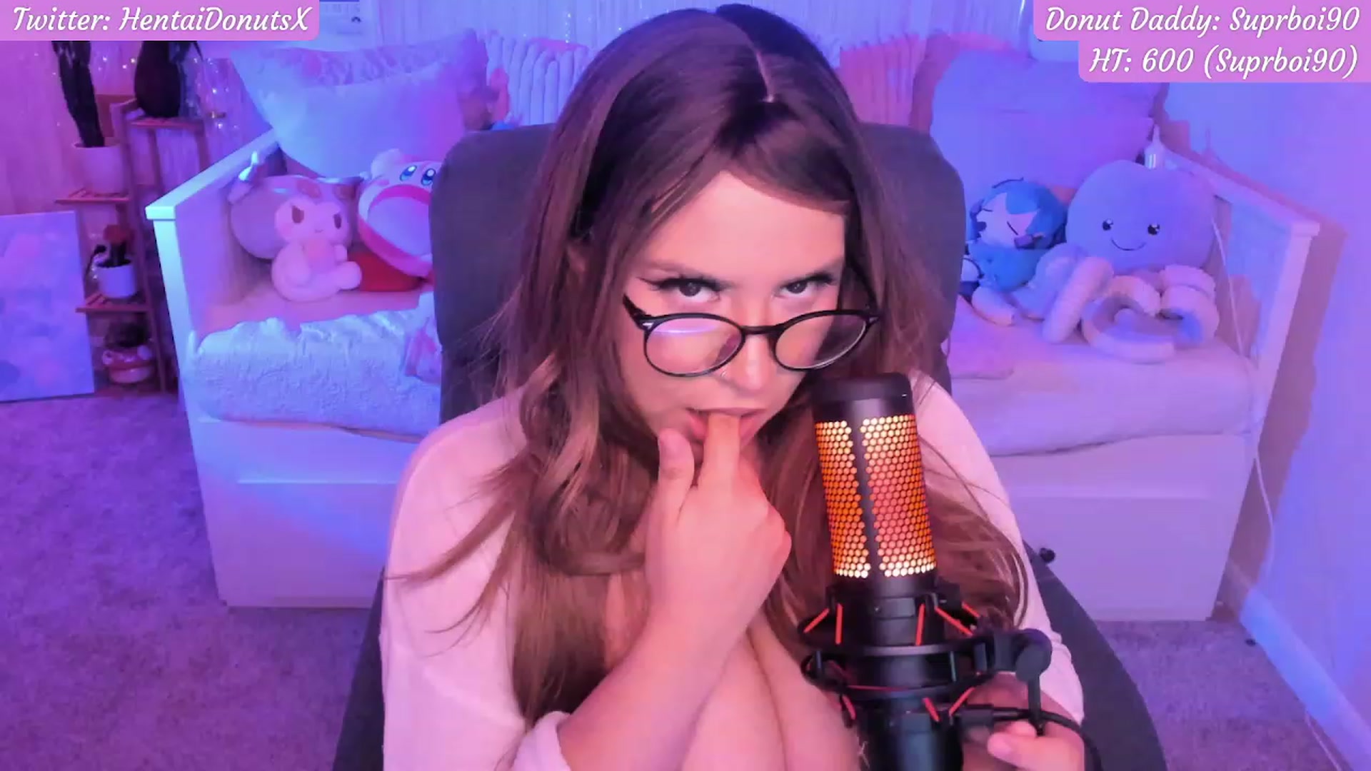 Gallery image thumbnail from HentaiDonuts's myfreecams stream on, 07/14/2023, 04:44 image 8 of 20
