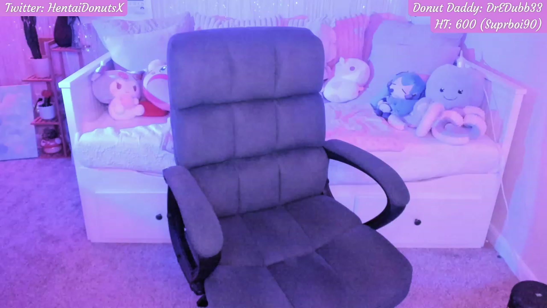 Gallery image thumbnail from HentaiDonuts's myfreecams stream on, 07/14/2023, 04:44 image 12 of 20