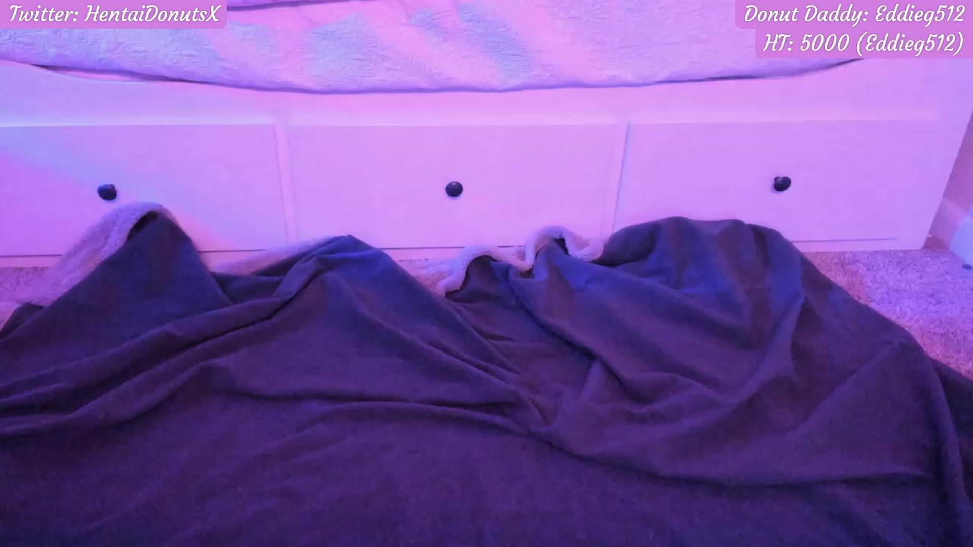 Gallery image thumbnail from HentaiDonuts's myfreecams stream on, 07/16/2023, 06:20 image 1 of 20
