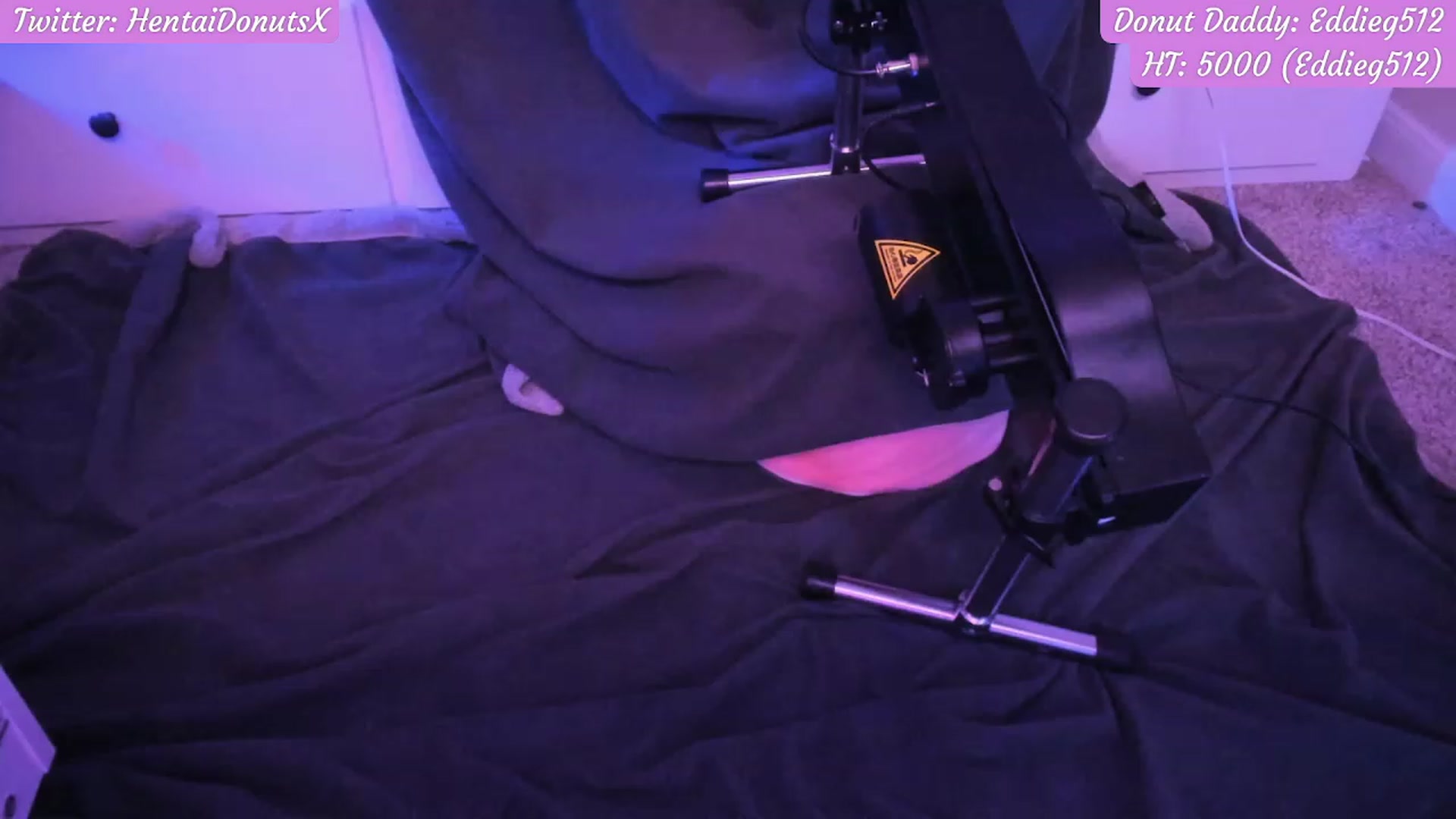 Gallery image thumbnail from HentaiDonuts's myfreecams stream on, 07/16/2023, 06:20 image 19 of 20