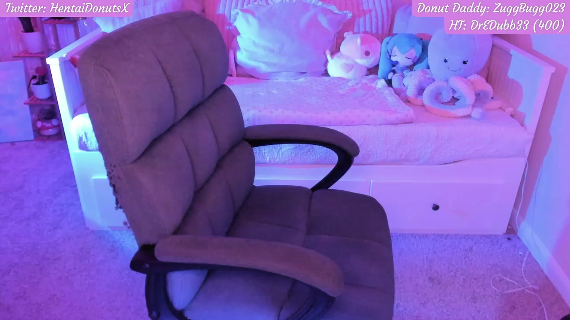 Gallery image thumbnail from HentaiDonuts's myfreecams stream on, 07/29/2023, 04:10 image 19 of 20