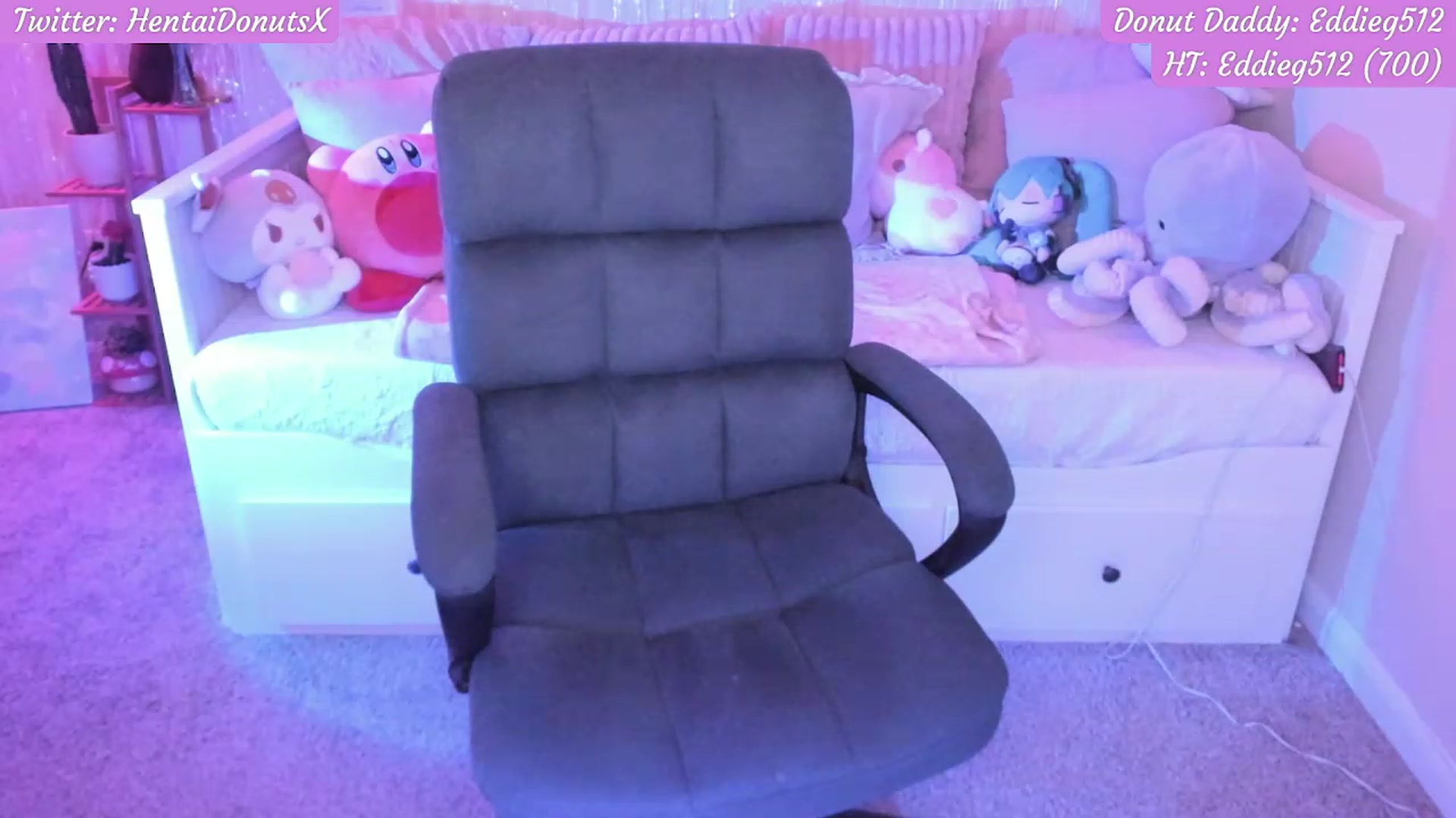 Gallery image thumbnail from HentaiDonuts's myfreecams stream on, 08/14/2023, 04:33 image 11 of 20