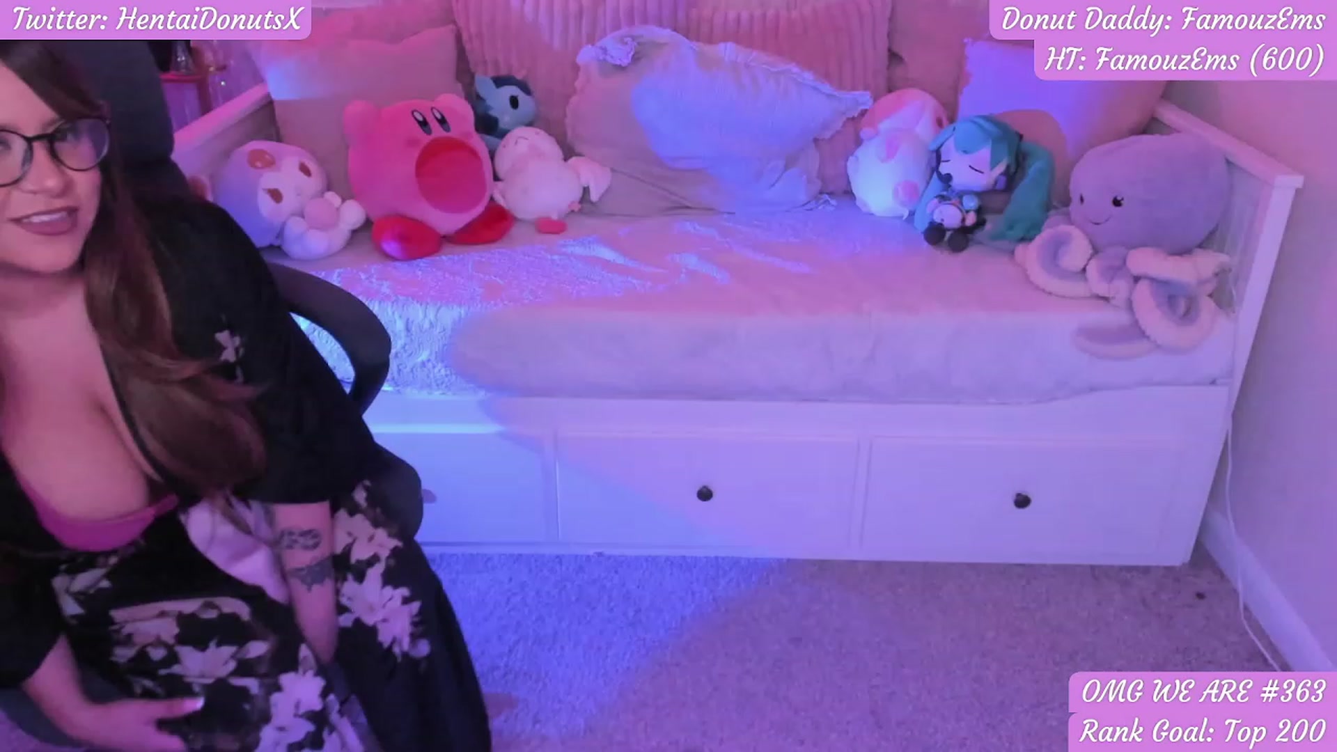 Gallery image thumbnail from HentaiDonuts's myfreecams stream on, 09/04/2023, 07:39 image 9 of 20