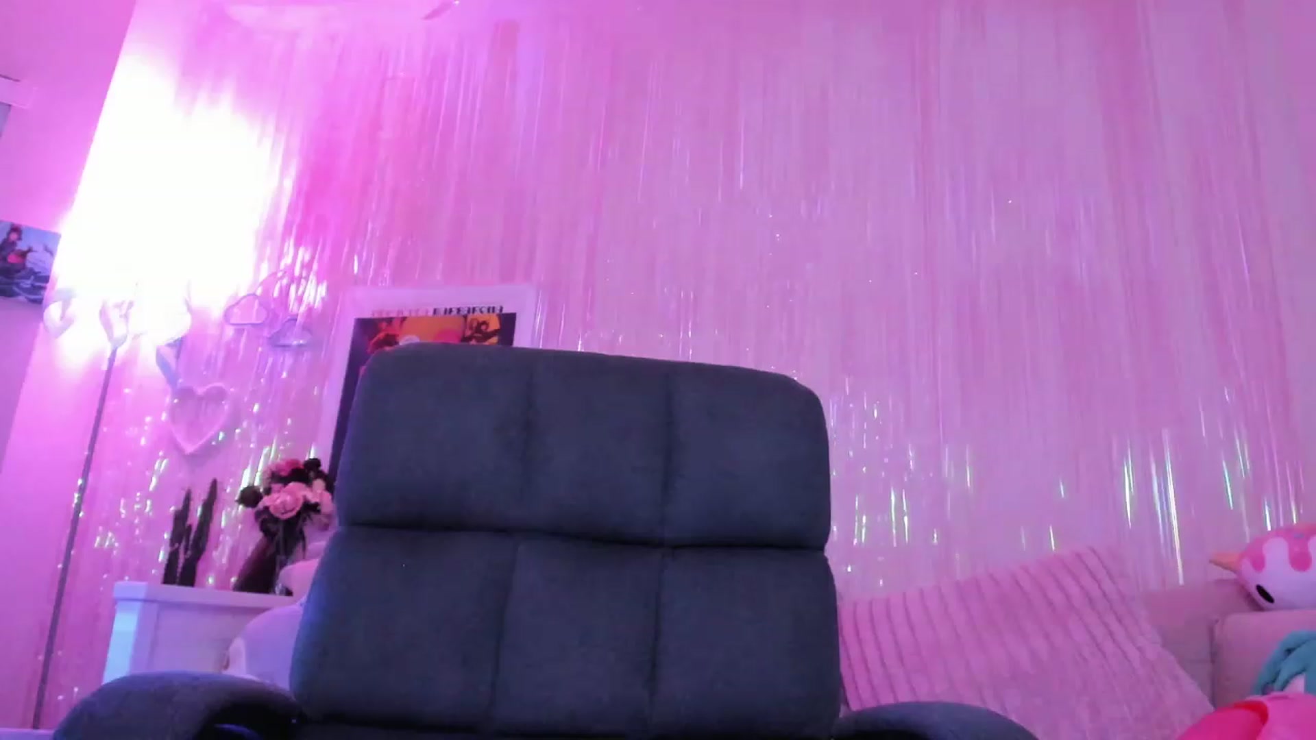 Gallery image thumbnail from HentaiDonuts's myfreecams stream on, 09/10/2023, 06:05 image 16 of 20
