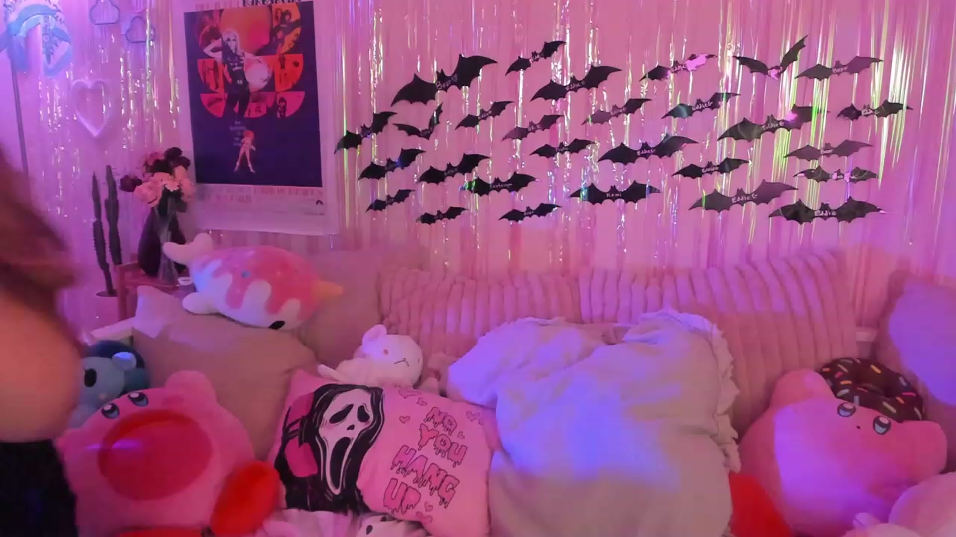 Gallery image thumbnail from HentaiDonuts's myfreecams stream on, 10/16/2023, 05:49 image 10 of 20