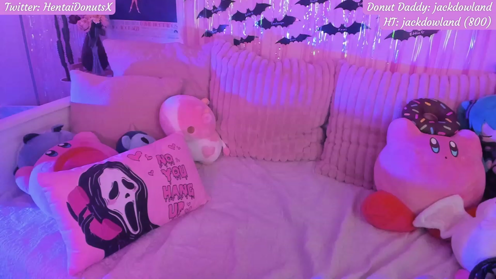 Gallery image thumbnail from HentaiDonuts's myfreecams stream on, 10/25/2023, 05:26 image 15 of 20