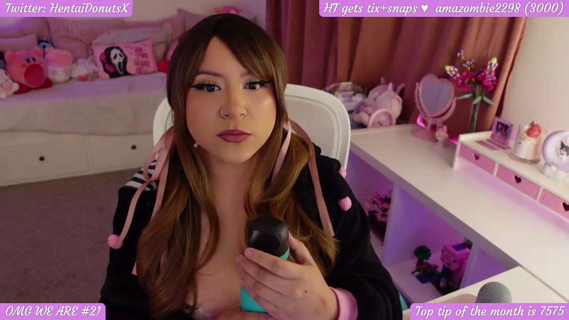 Gallery image thumbnail from HentaiDonuts's myfreecams stream on, 03/04/2024, 06:09 image 4 of 20